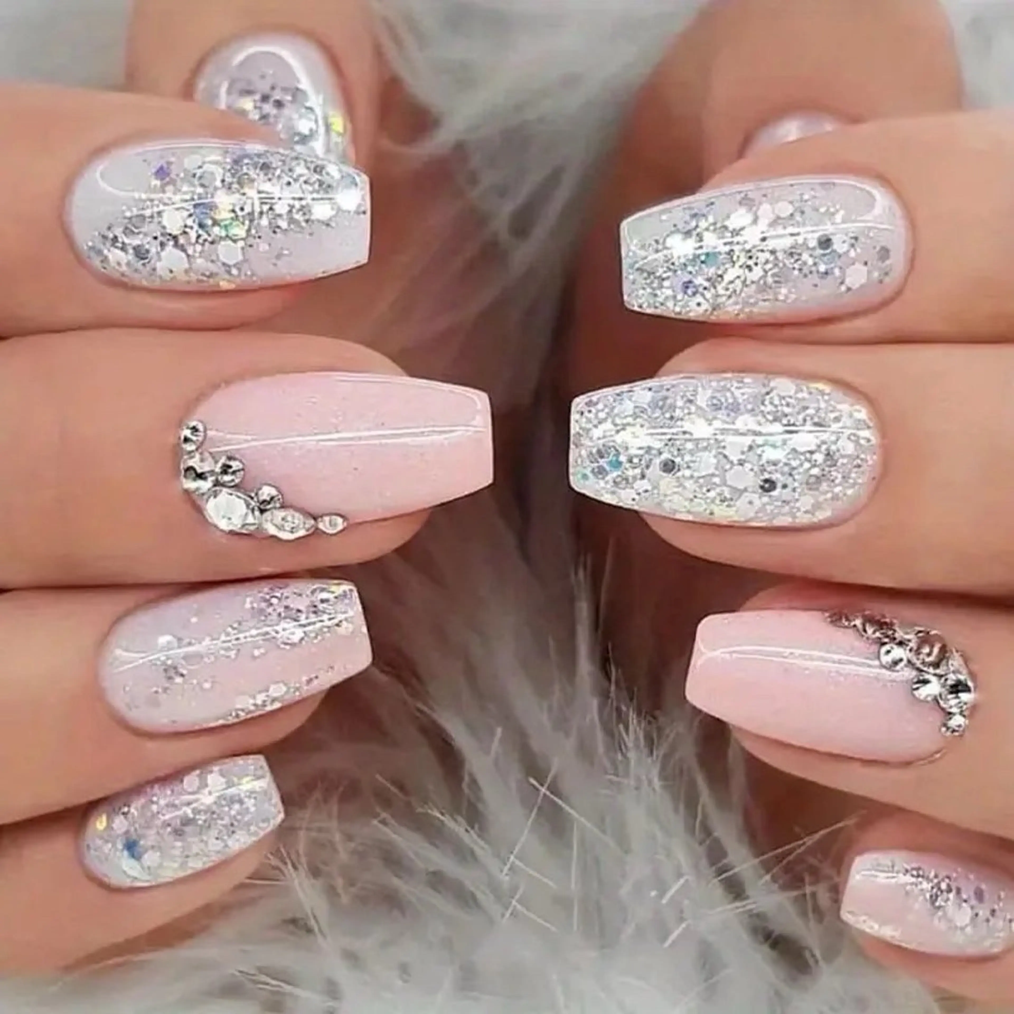 ネイル Glitter Nailのネイルデザイン