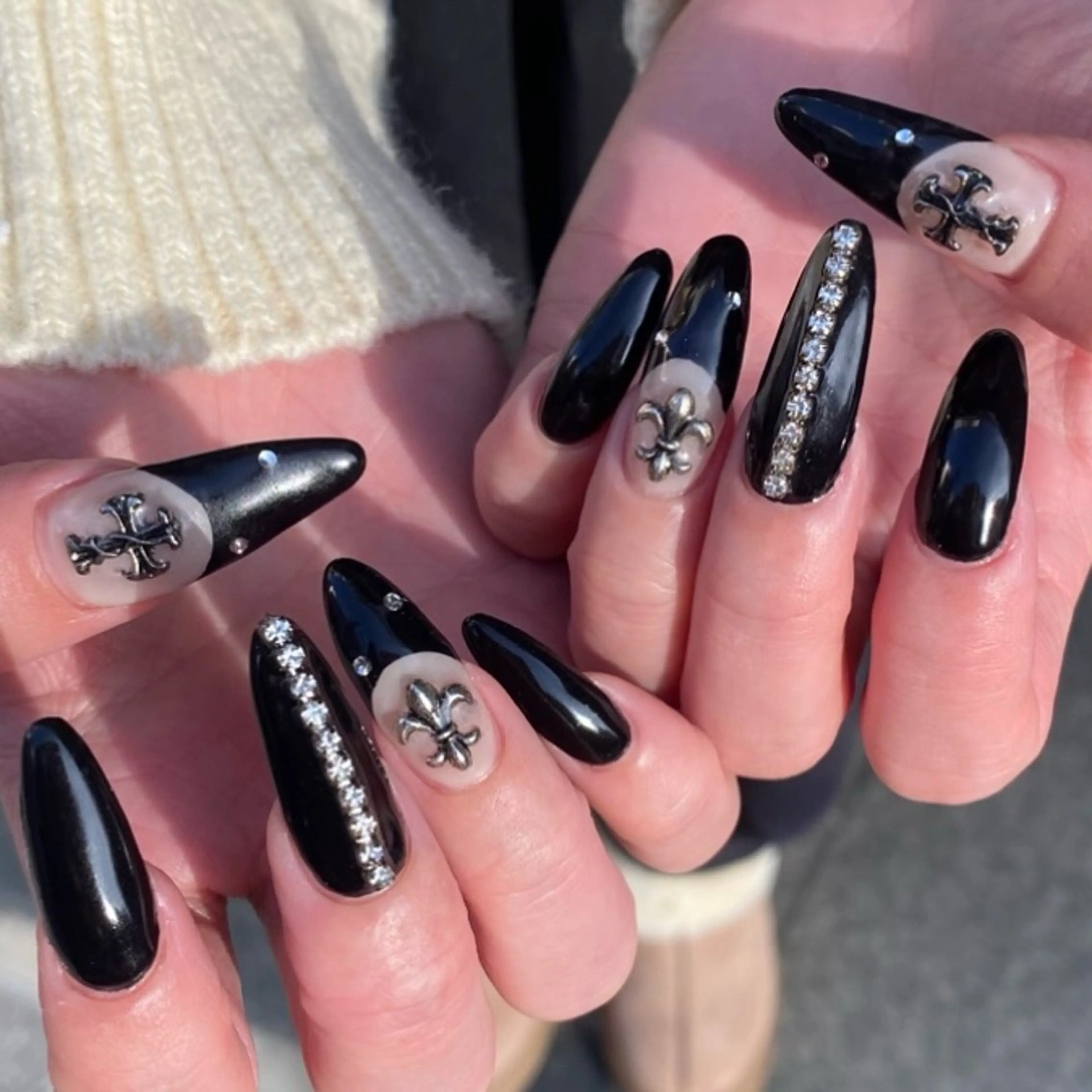 ネイル ハンドネイル カンナ【Y2Kネイル /コーンロウ】のネイルデザイン