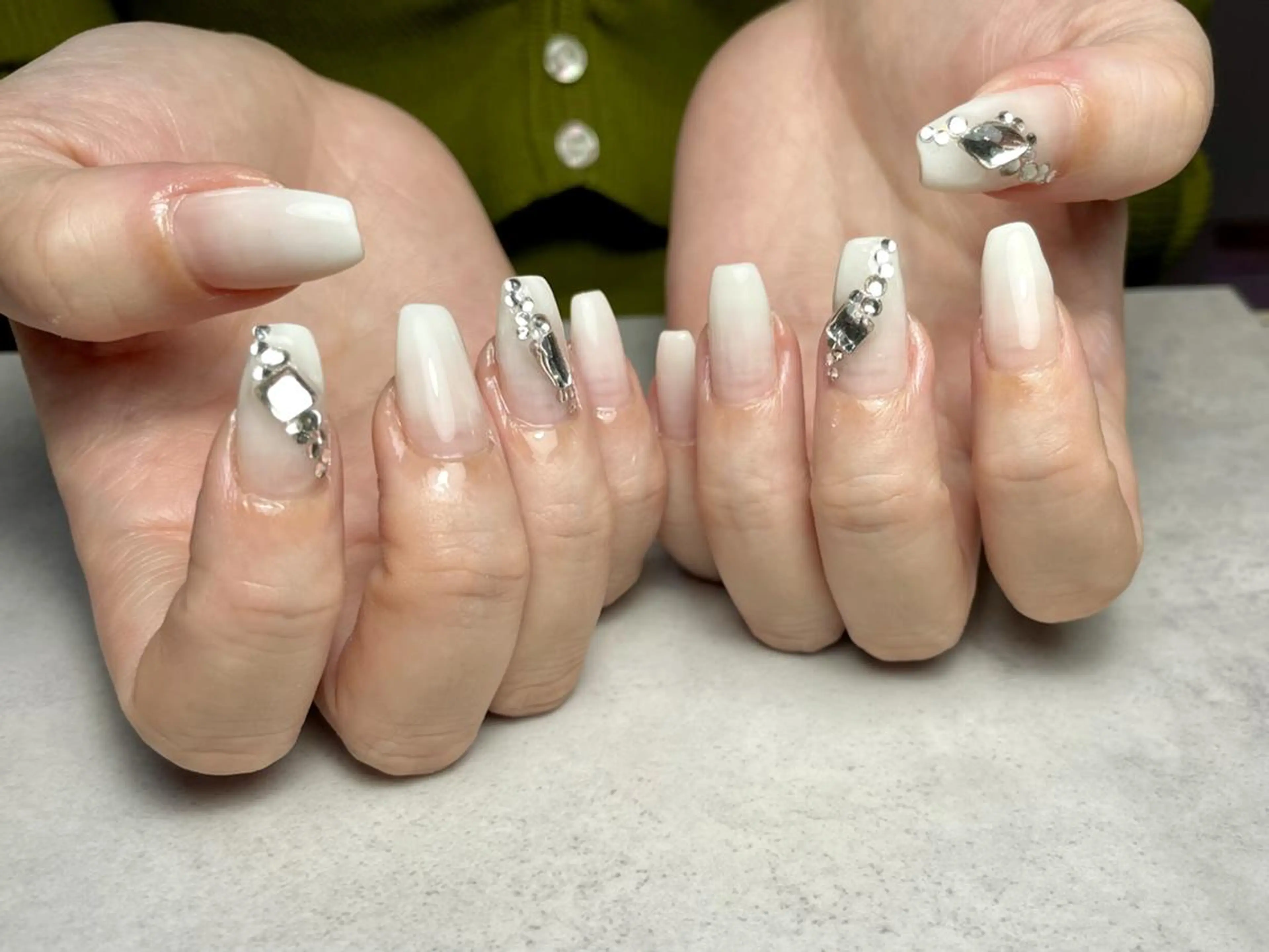 ネイル elu hのネイルデザイン