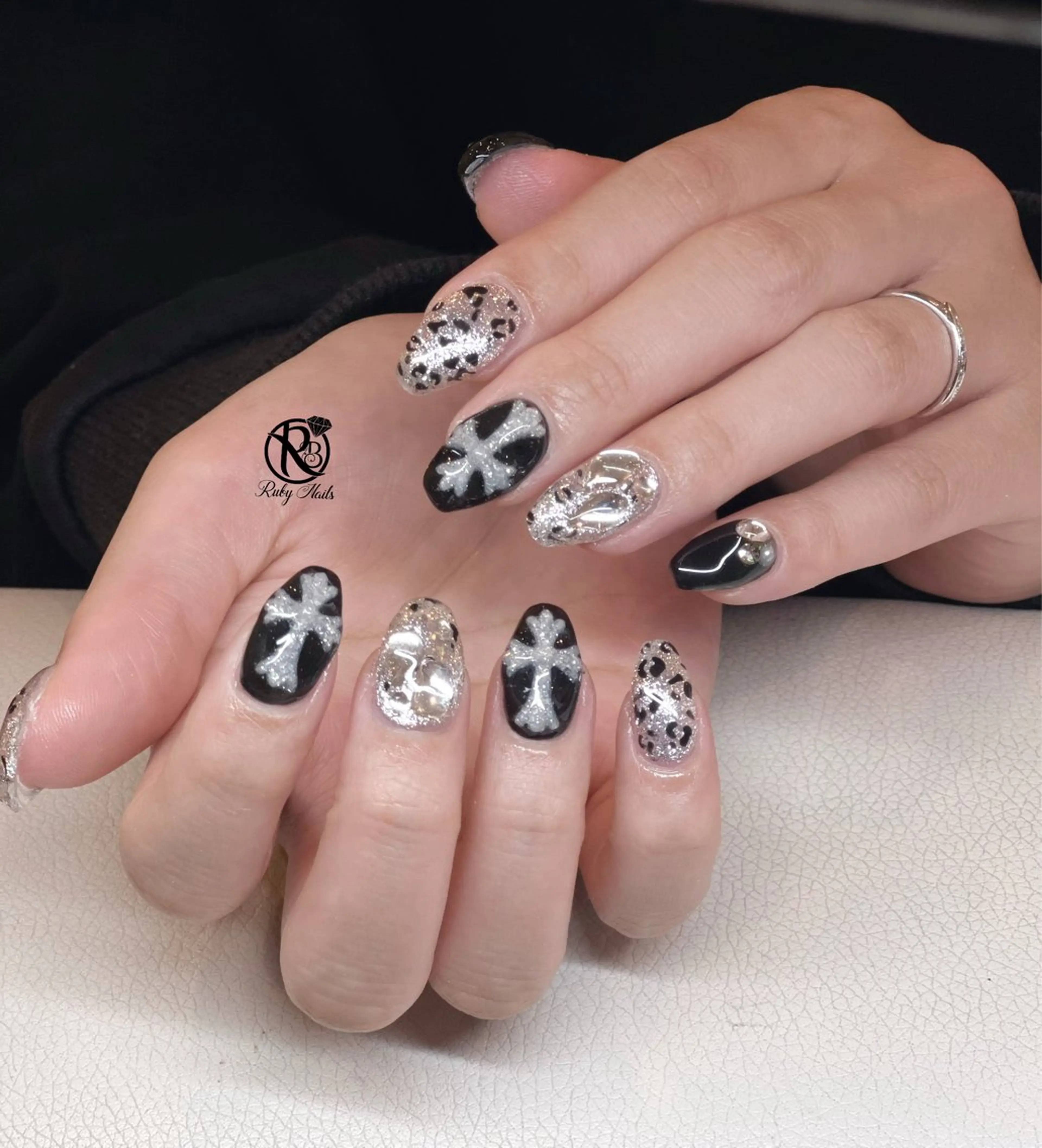 ネイル ボルドー ブラウン チークネイル ドット フットネイル ハンドネイル RUBY Nail 日暮里店のネイルデザイン