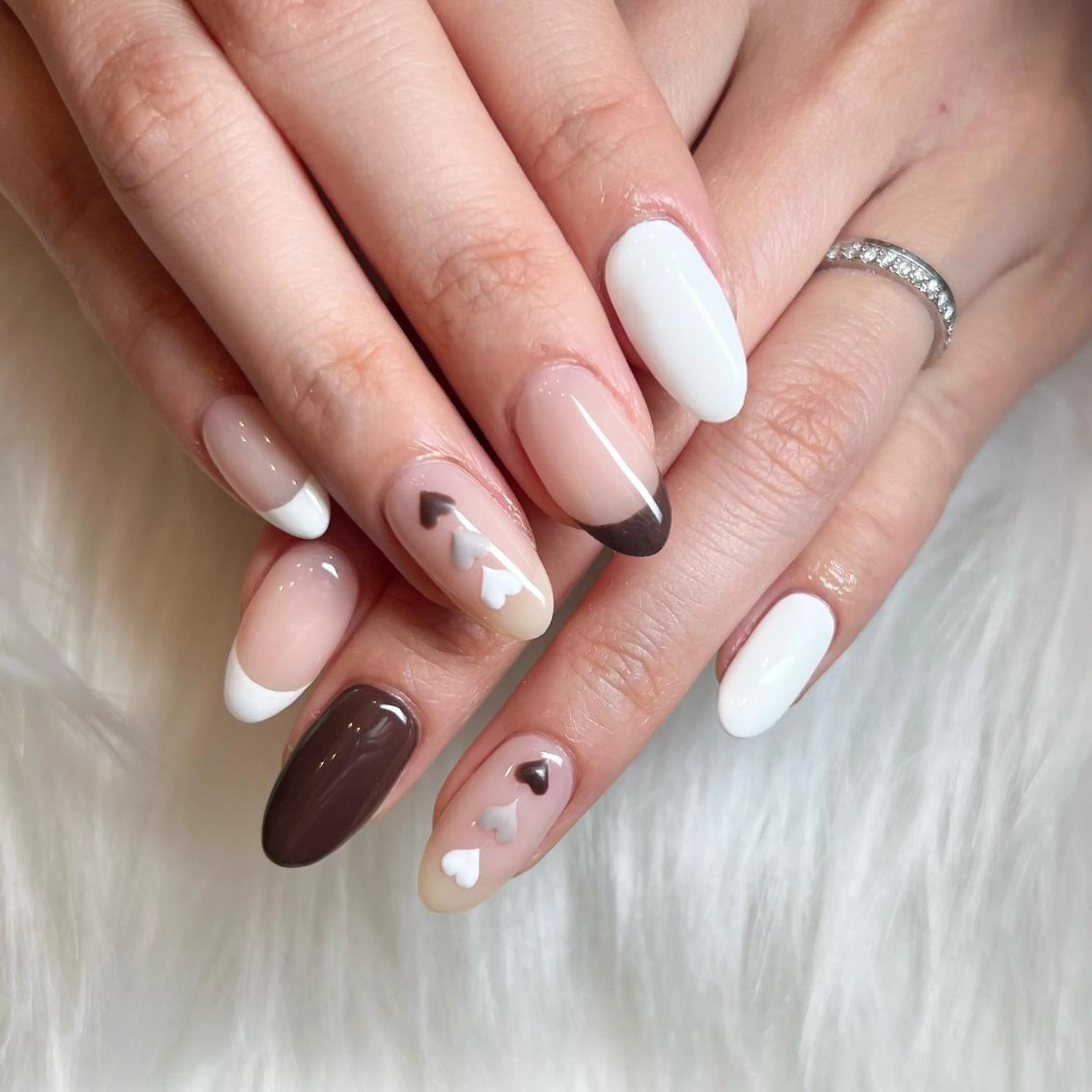 ネイル フレンチネイル ハート ワンカラーネイル バレンタイン 藤本 楓のネイルデザイン