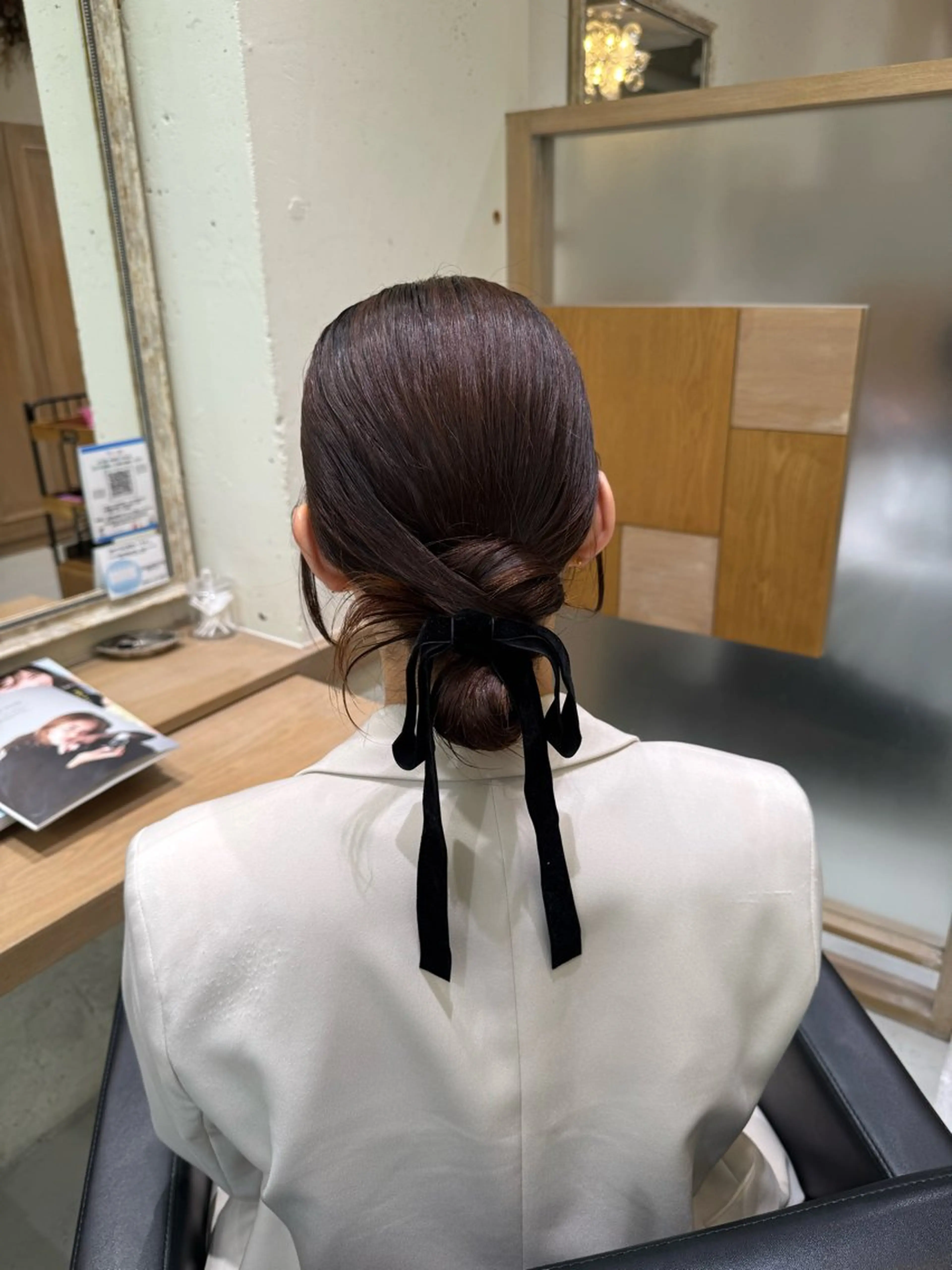 セミロング レイヤー/顔周り/透 明感カラー/うる艶のヘアスタイル