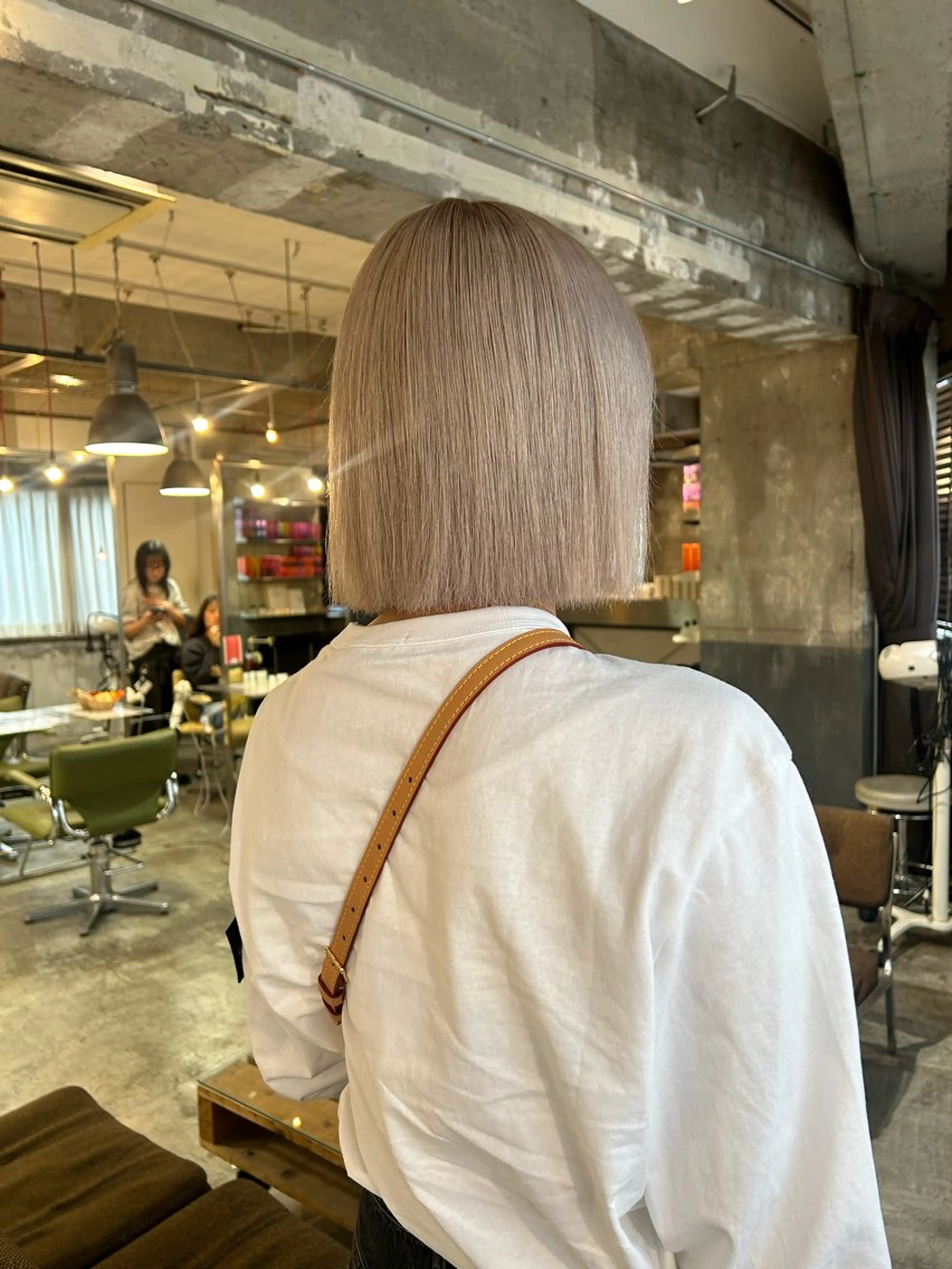 ショート カラー ブリーチ ハイトーンカラー カット ヘアカラー 海外レイヤー /NAGISAのヘアスタイル