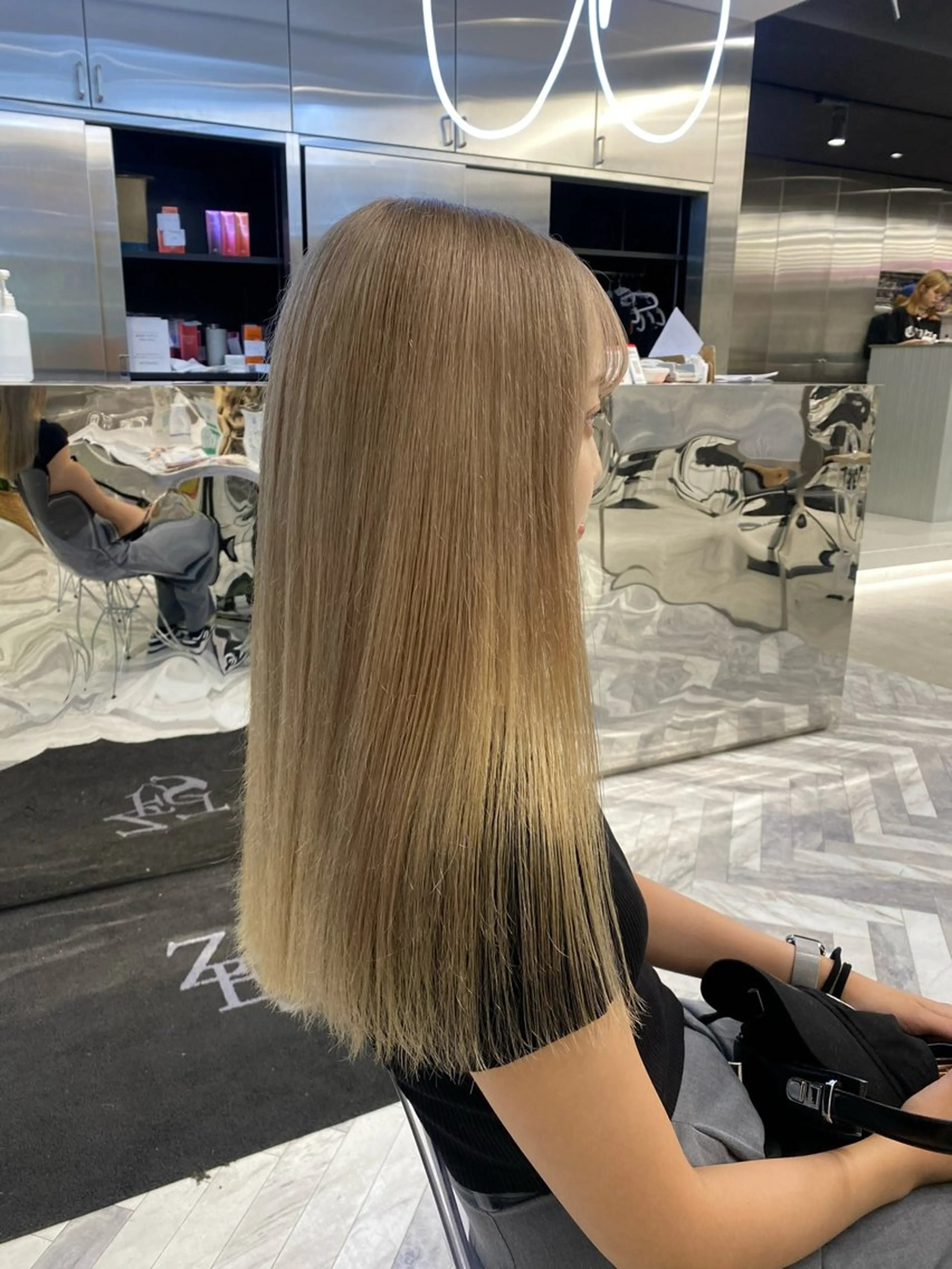 セミロング カラー セミロングパーマ バレイヤージュ ブリーチ ケアブリーチ ダブルカラー フェザーショート⚡️ REONのヘアスタイル