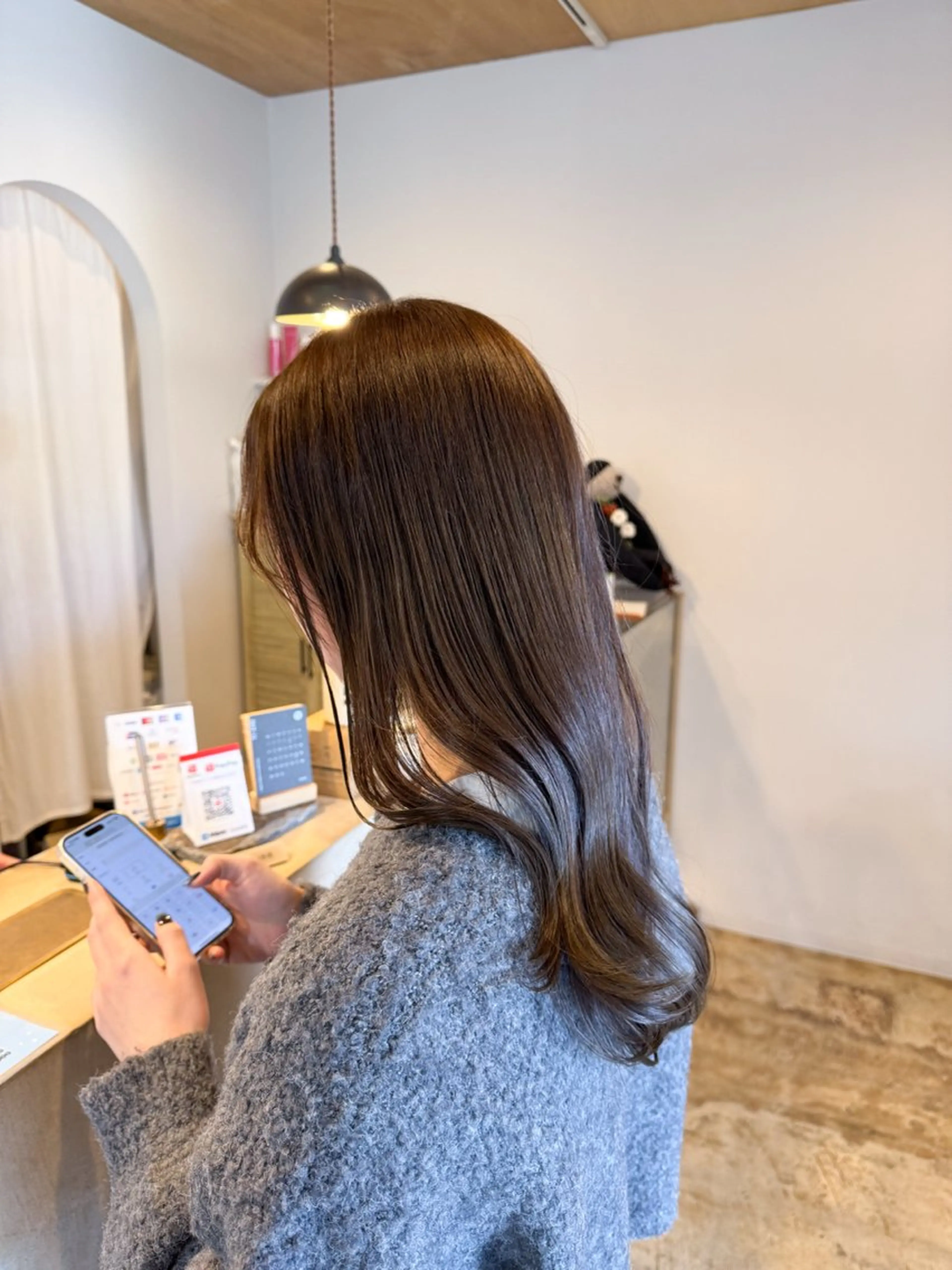 セミロング カラー ブリーチ ダブルカラー グレージュ ブリーチなしカラー オリーブグレージュ 咲良 / allum 鈴鹿のヘアスタイル