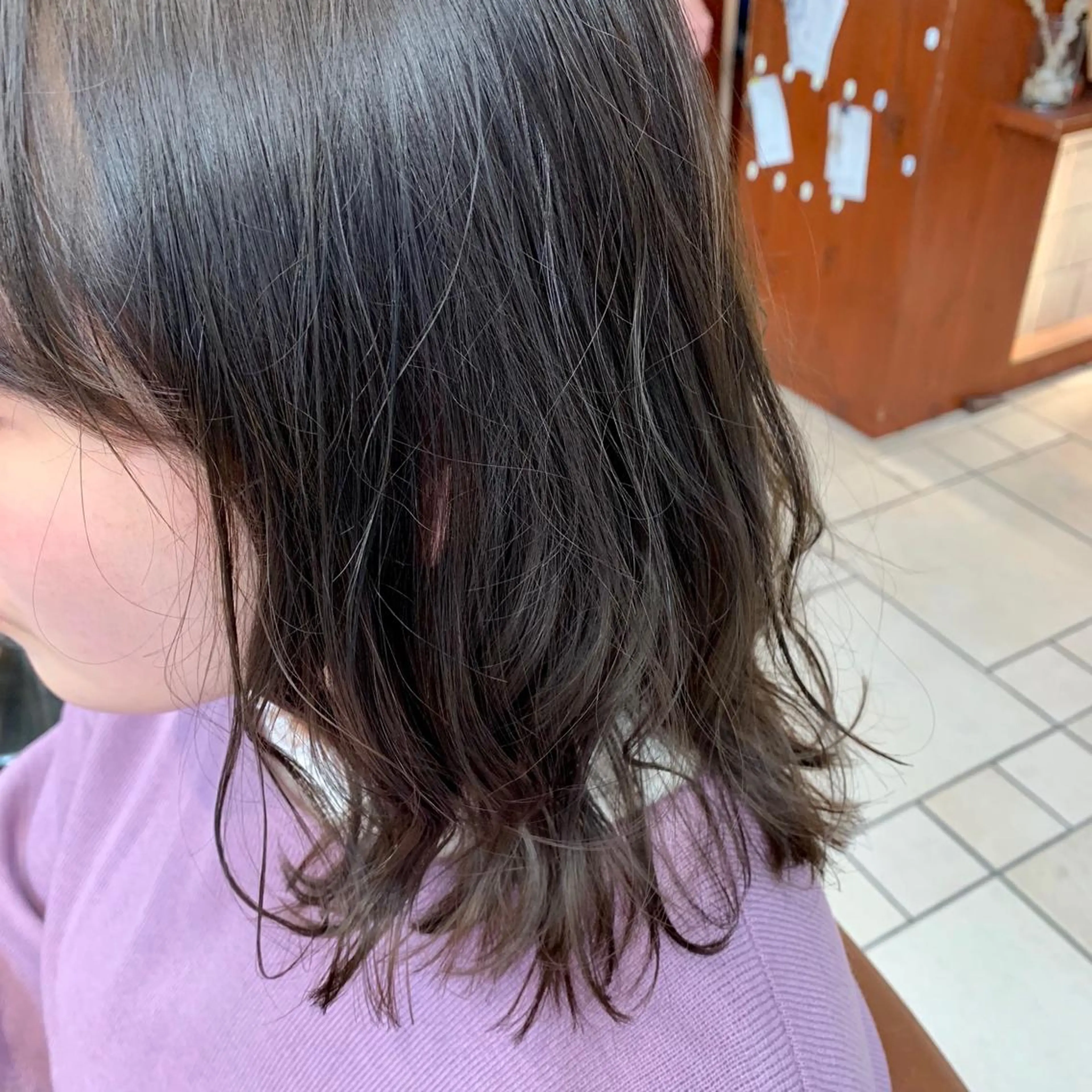 ミディアム カラー 加藤 綾華のヘアスタイル