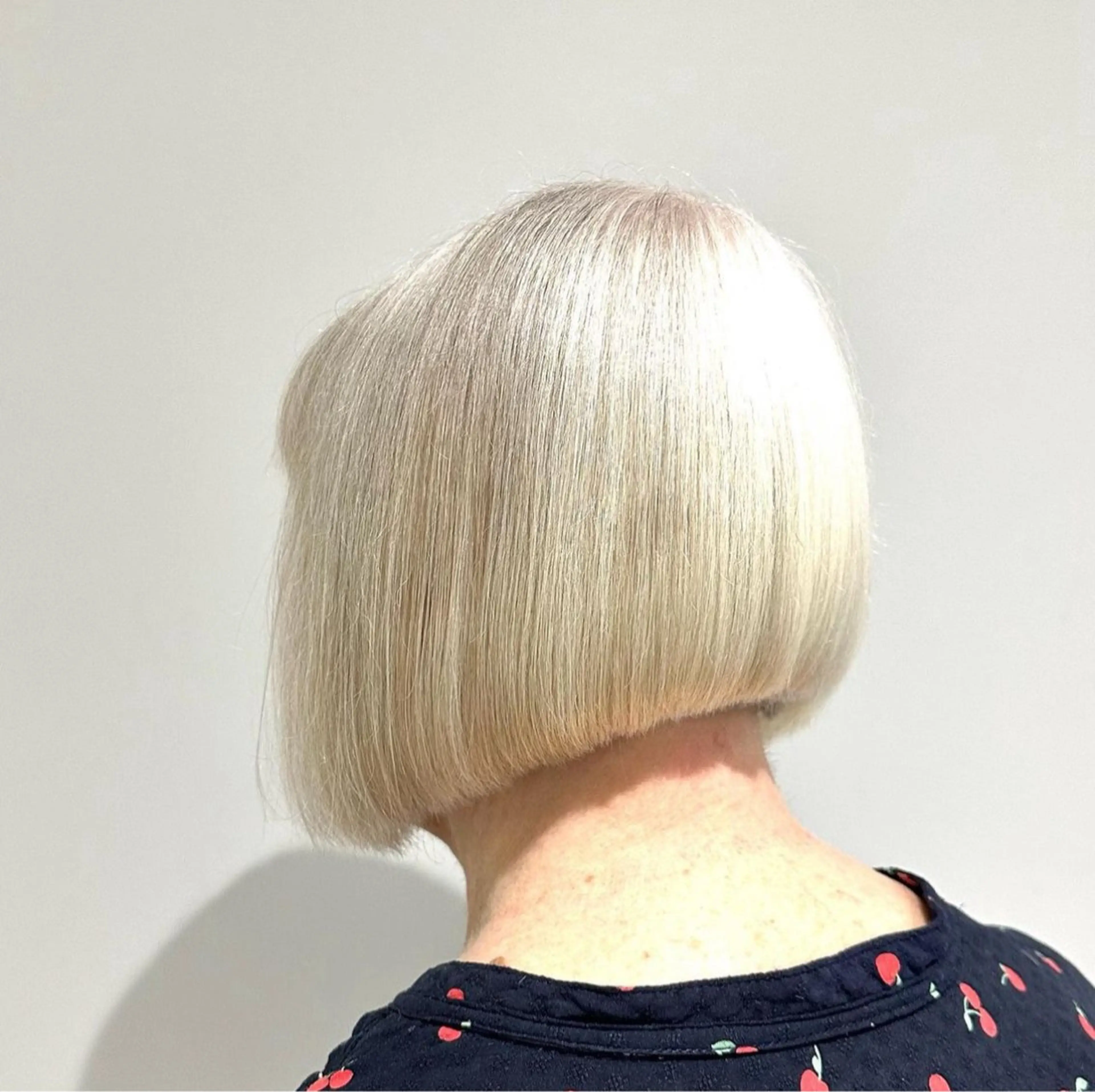 ショート 卒業式のヘアスタイル 🫧RYOグレージュ /透け感カラー🫧のヘアスタイル