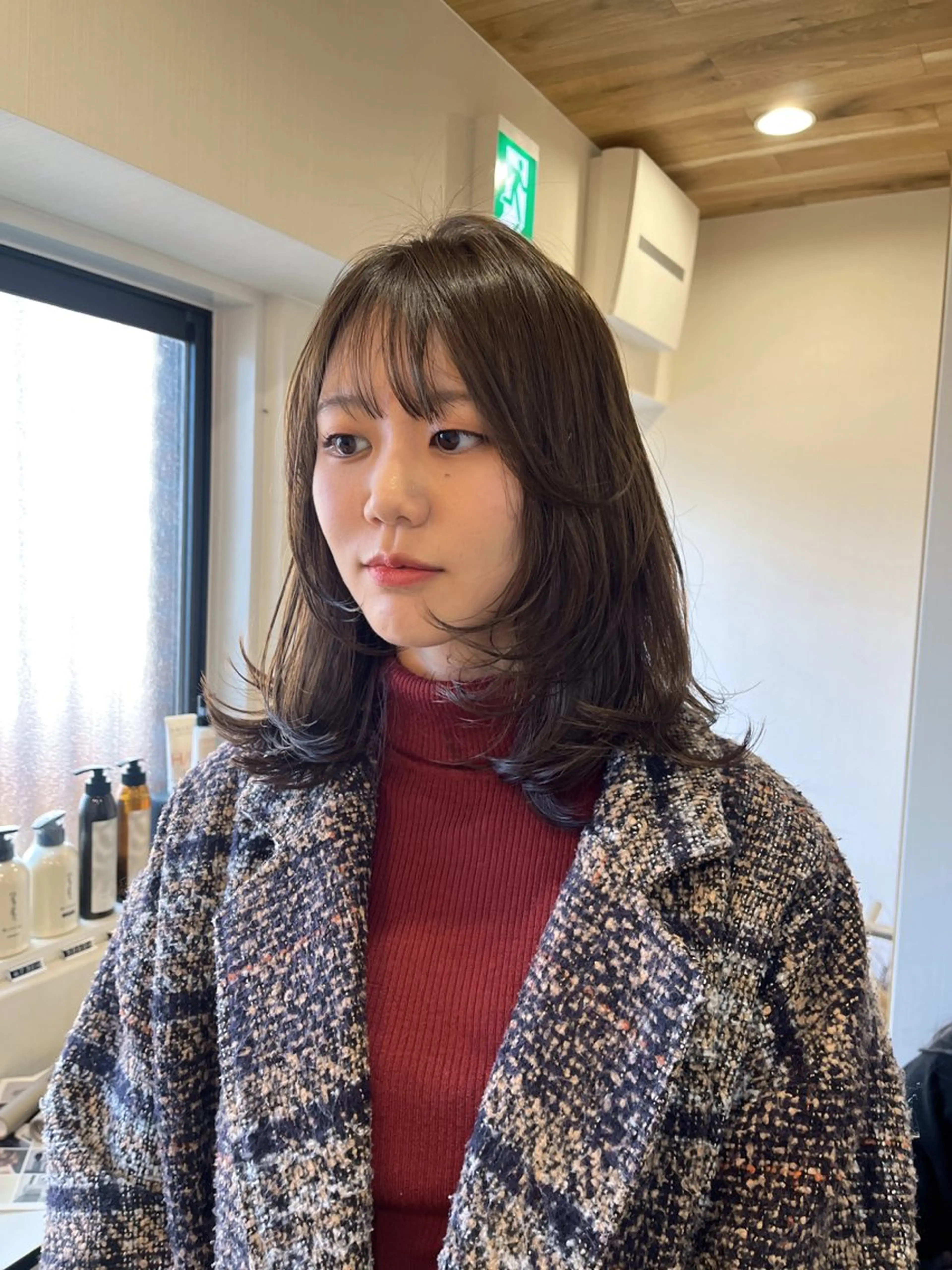 ミディアム CLOVE所属・下石怜子/レイヤー/ 透明感カラーのヘアスタイル