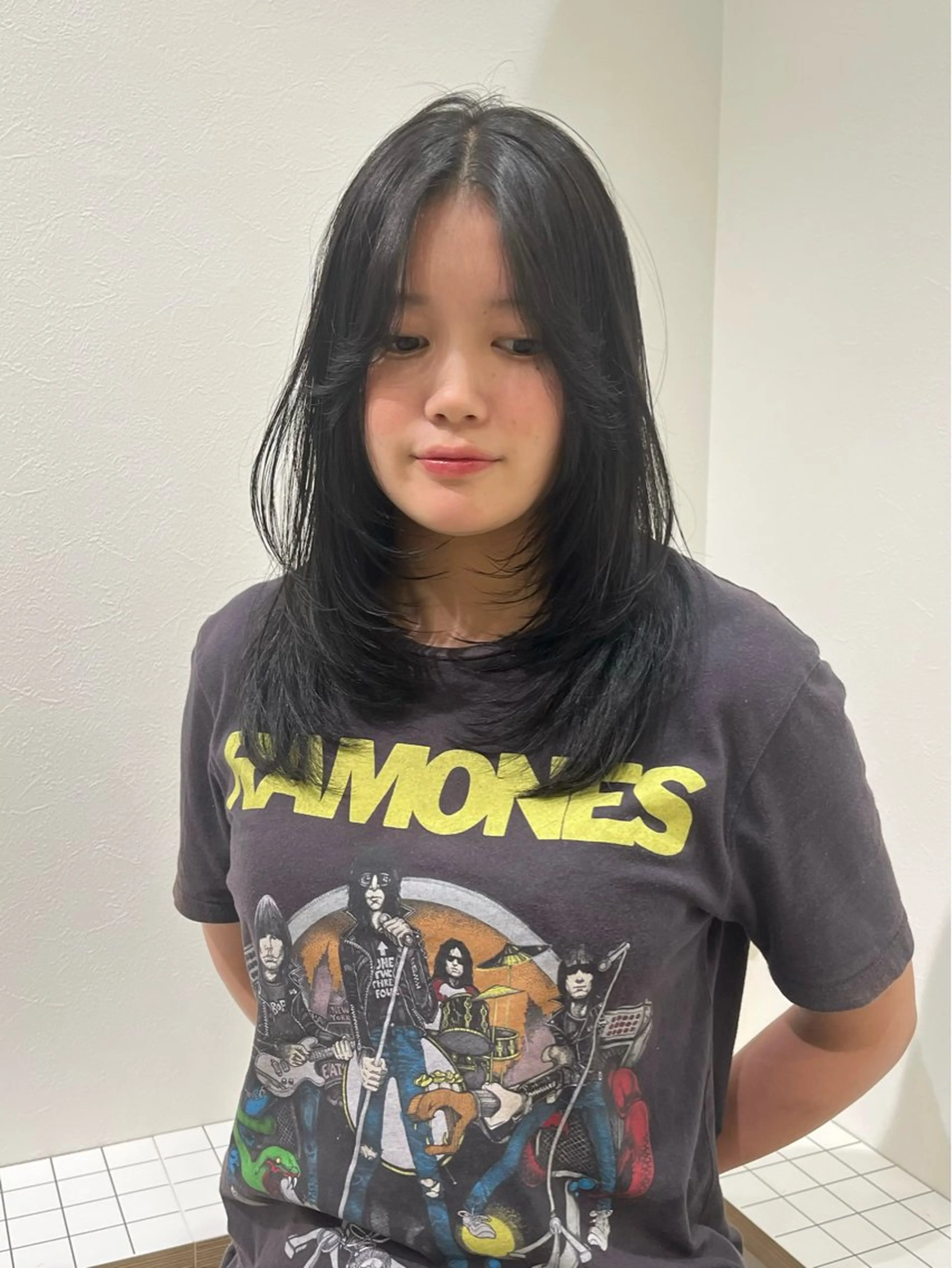 セミロング カラー AMI🎀韓国ヘア 透明感カラーのヘアスタイル