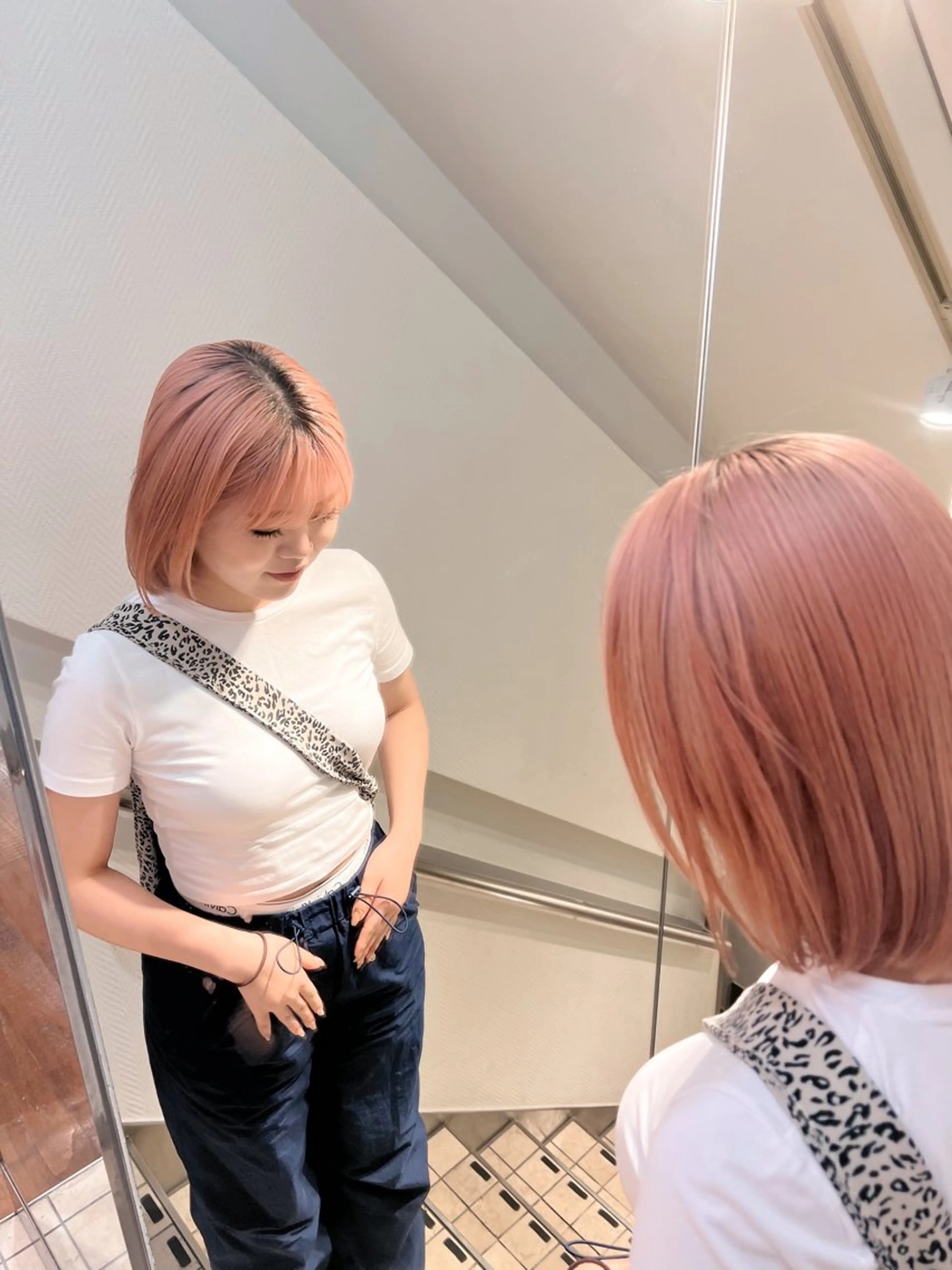 カラー 白石 恵美のヘアスタイル