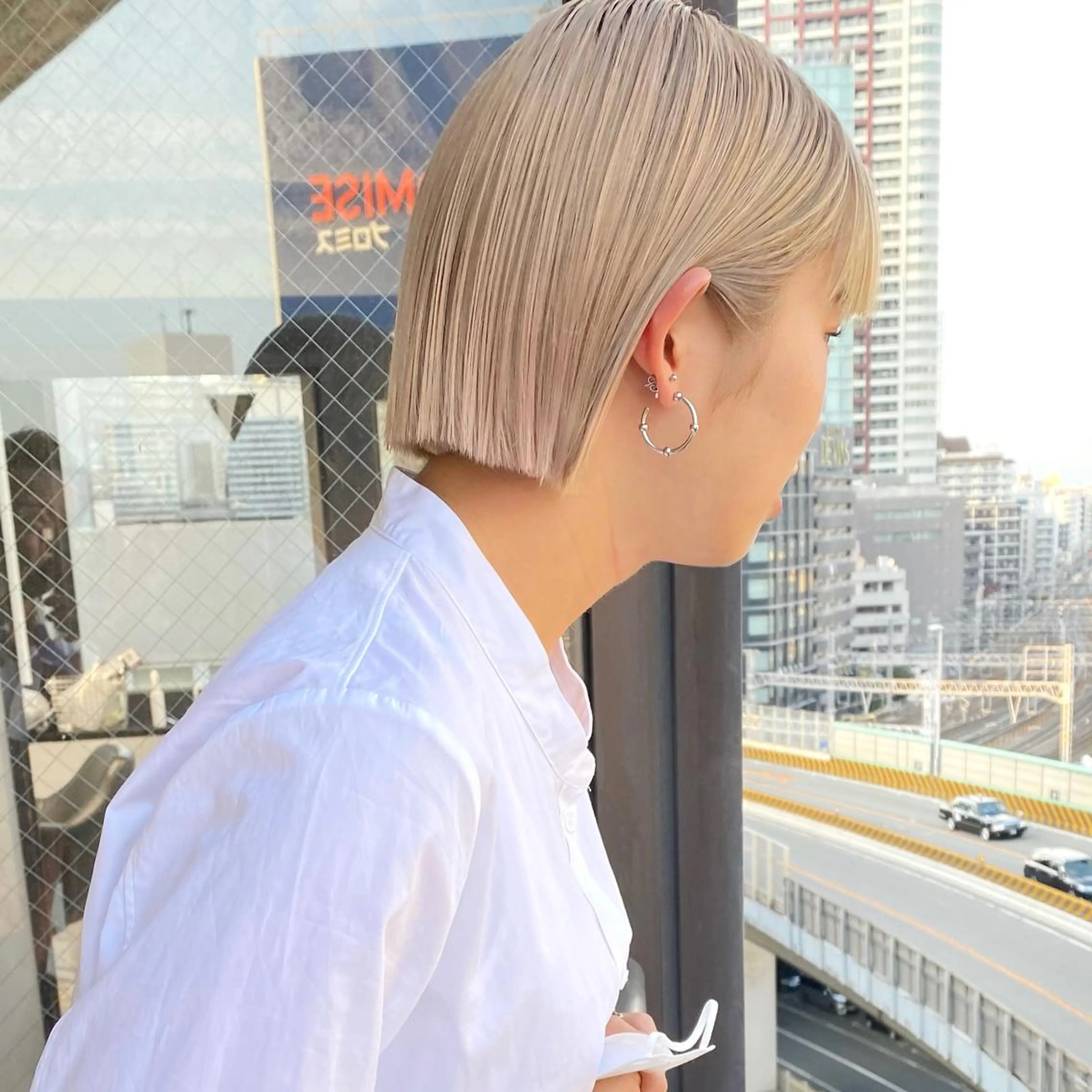 ミディアム カラー 🌱大人ハイトーン RENのヘアスタイル