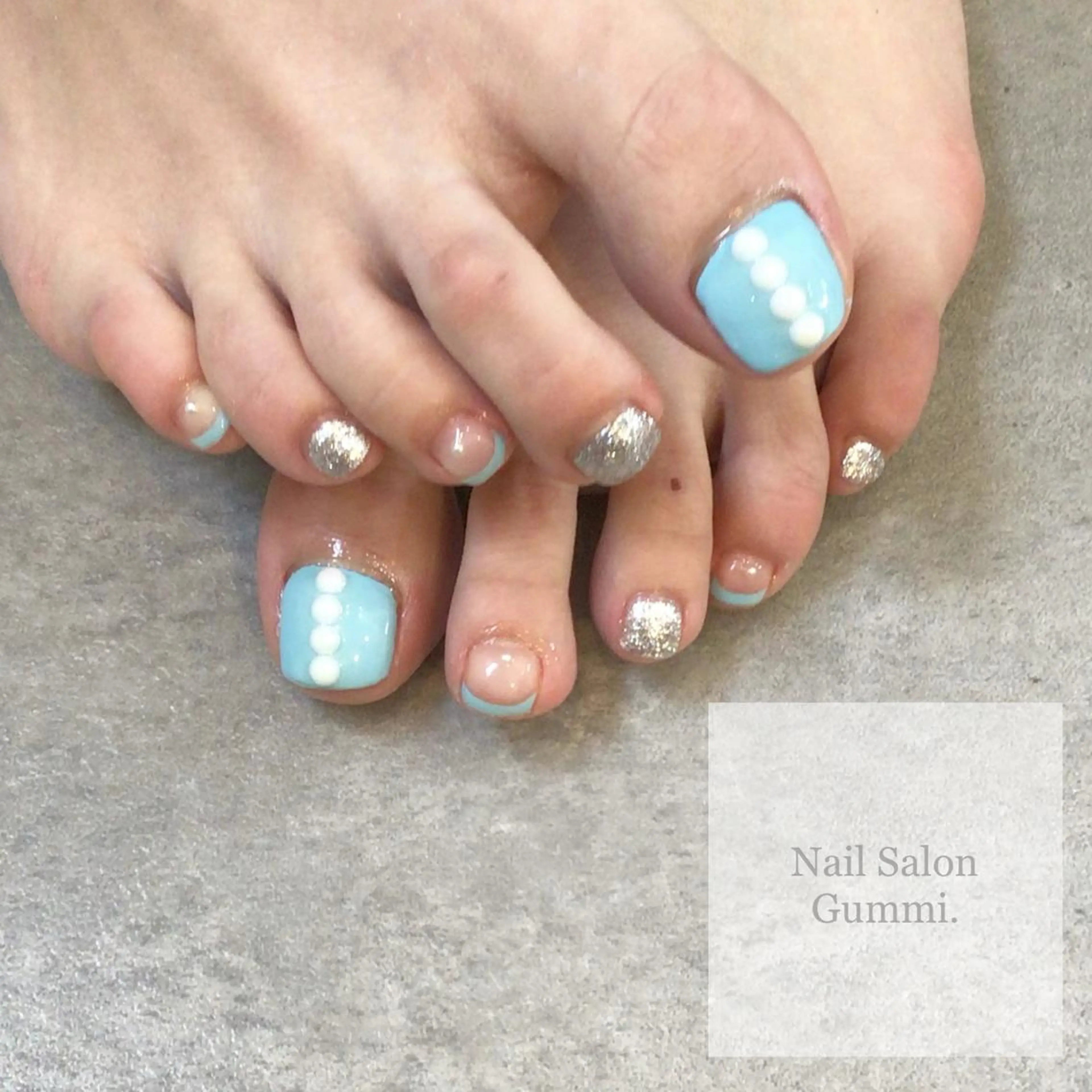 ネイル キラキラネイル 韓国ネイル ラメ(グリッター) 水色 ミラーネイル Nail Salon Gummi.のネイルデザイン