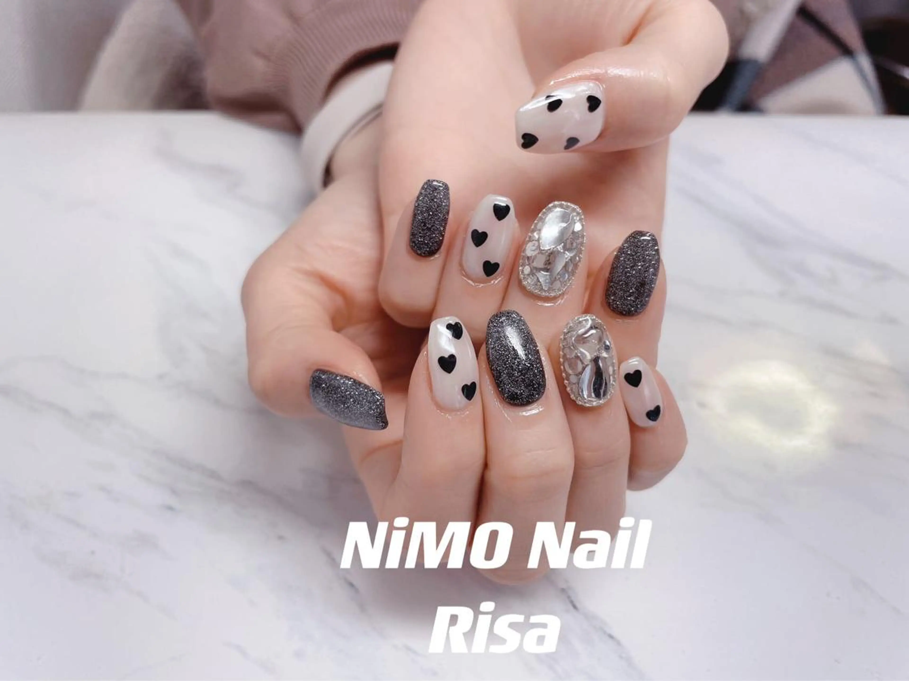 ネイル ハンドネイル RI SA☀️ リサのネイルデザイン