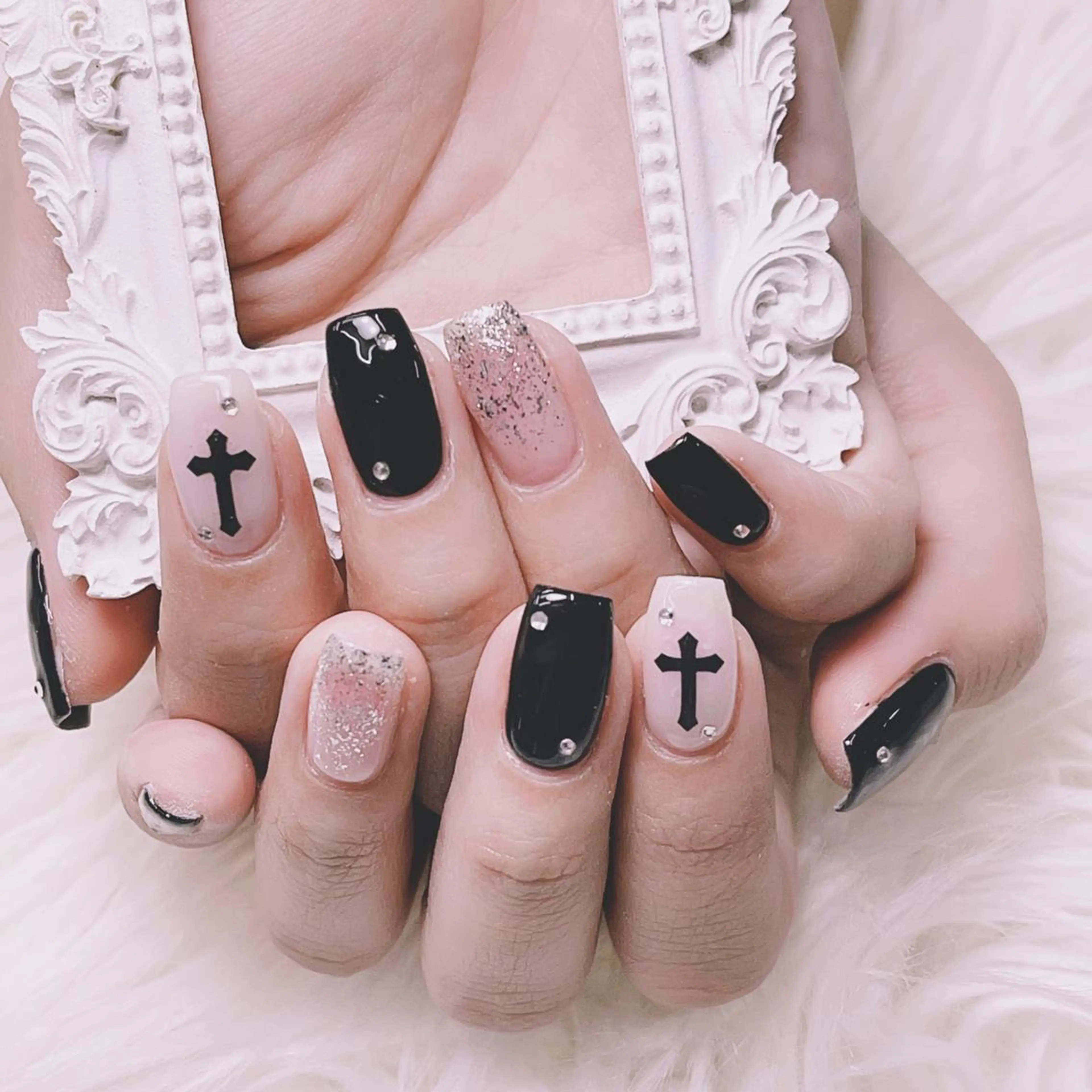 メンズ ネイル アートネイル フレンチネイル ジェルネイル キラキラネイル パラジェル ハンドネイル Bloom スカルプ専門店のネイルデザイン