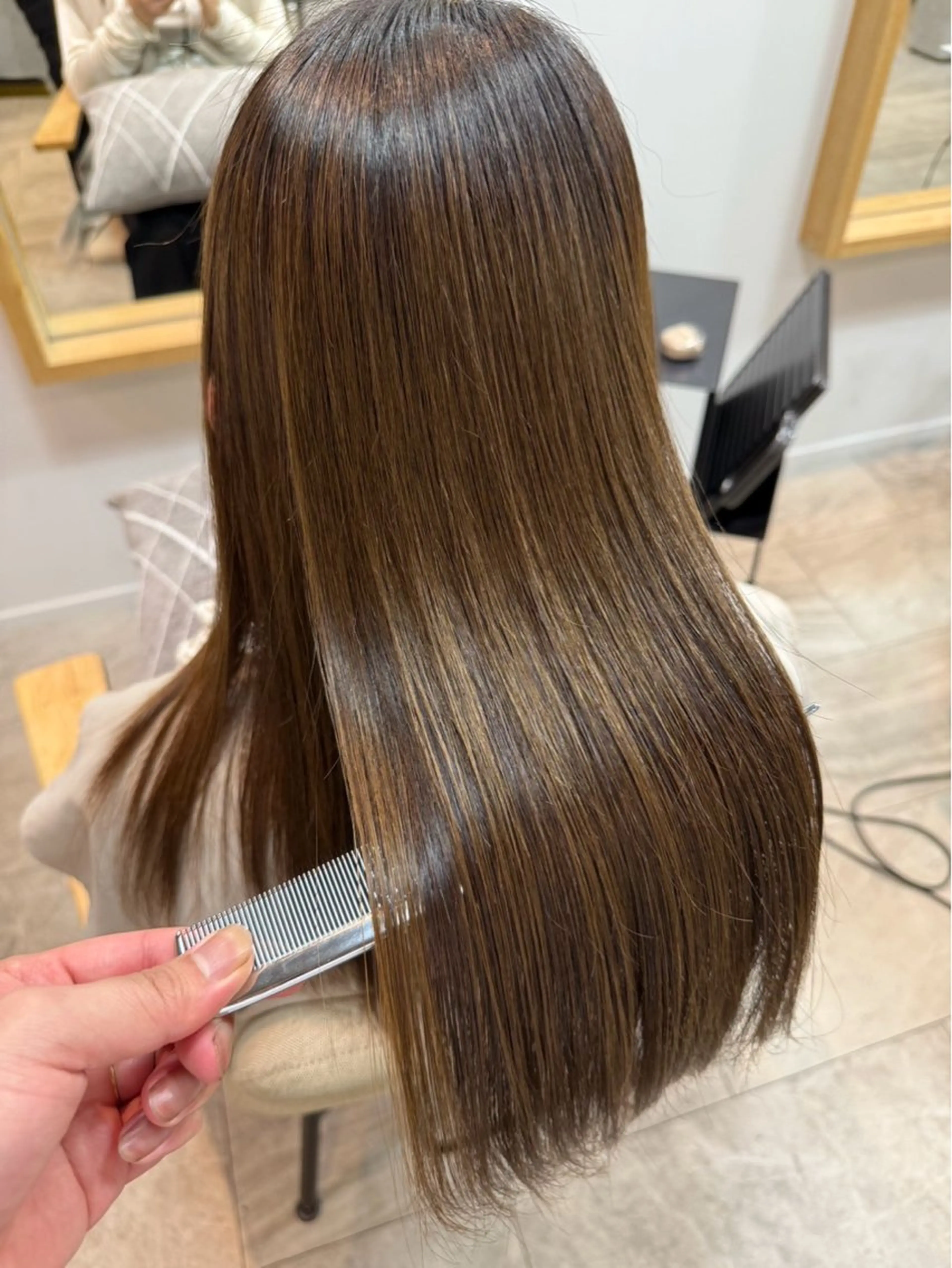 髪質改善ストレート・縮毛矯正(カット込み)+クイックトリートメントの写真