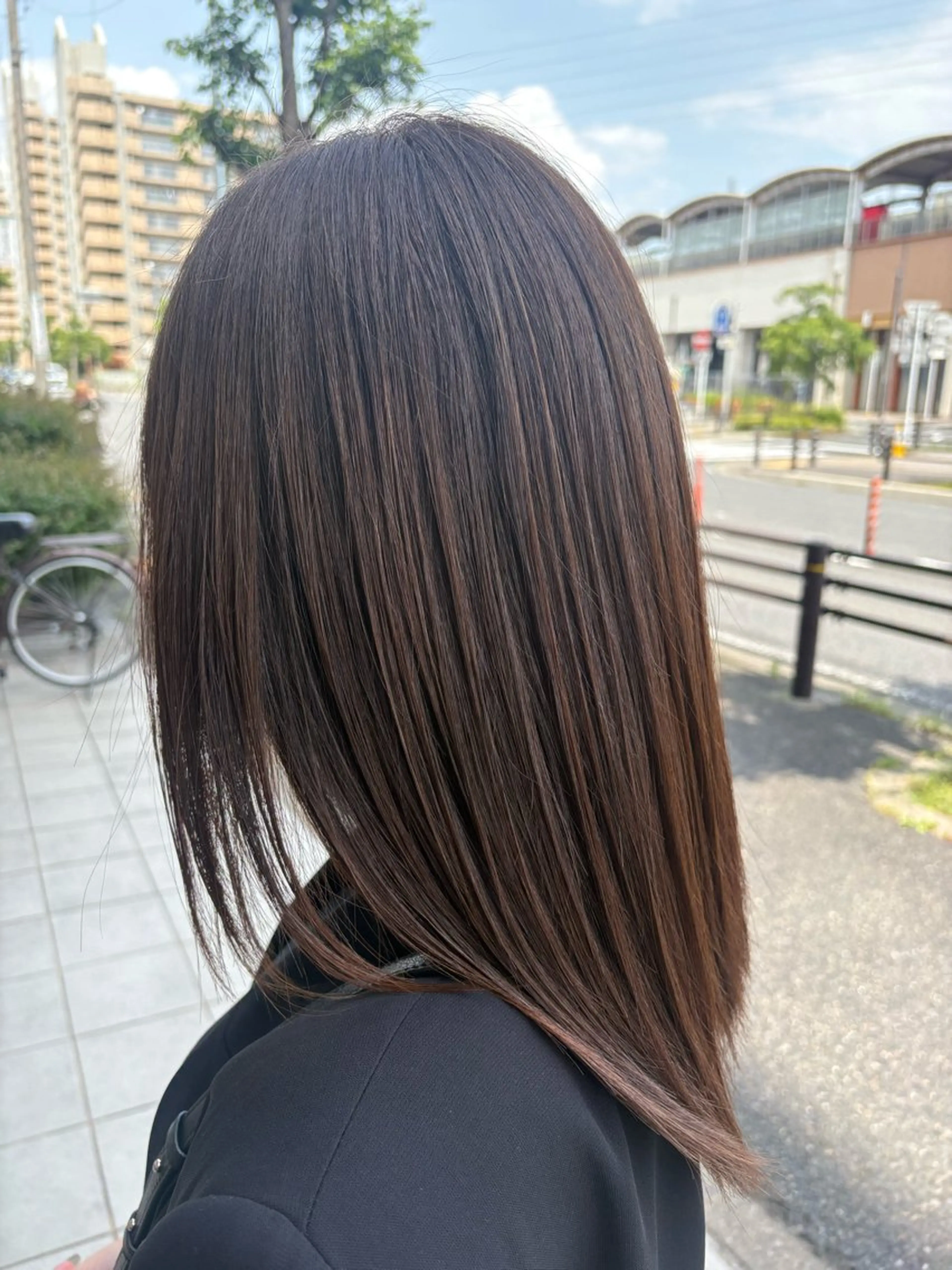 カラー 知久 絢音のヘアスタイル