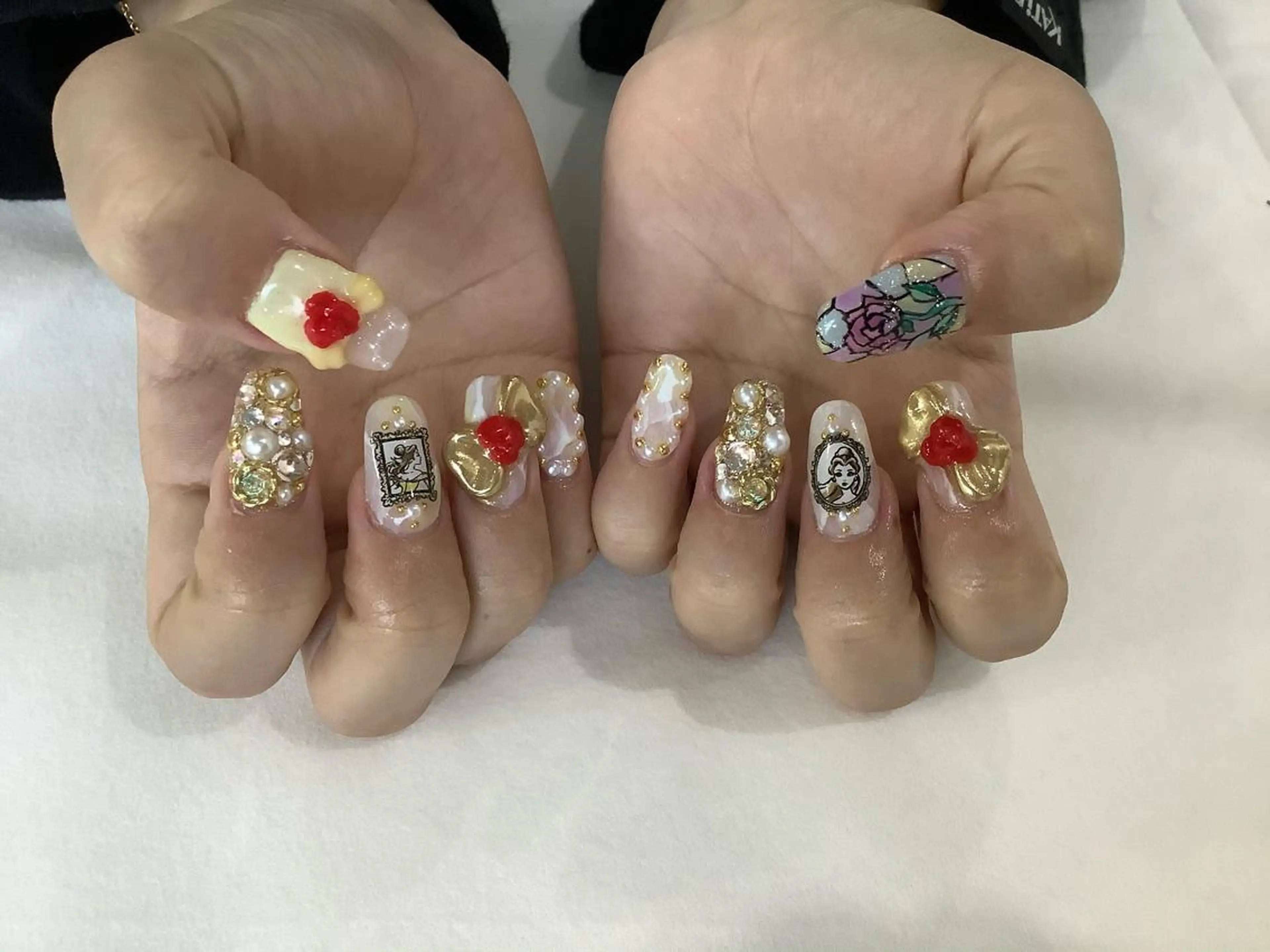 ネイル ハンドネイル 💎🐰 saki. m 🐰💎のネイルデザイン