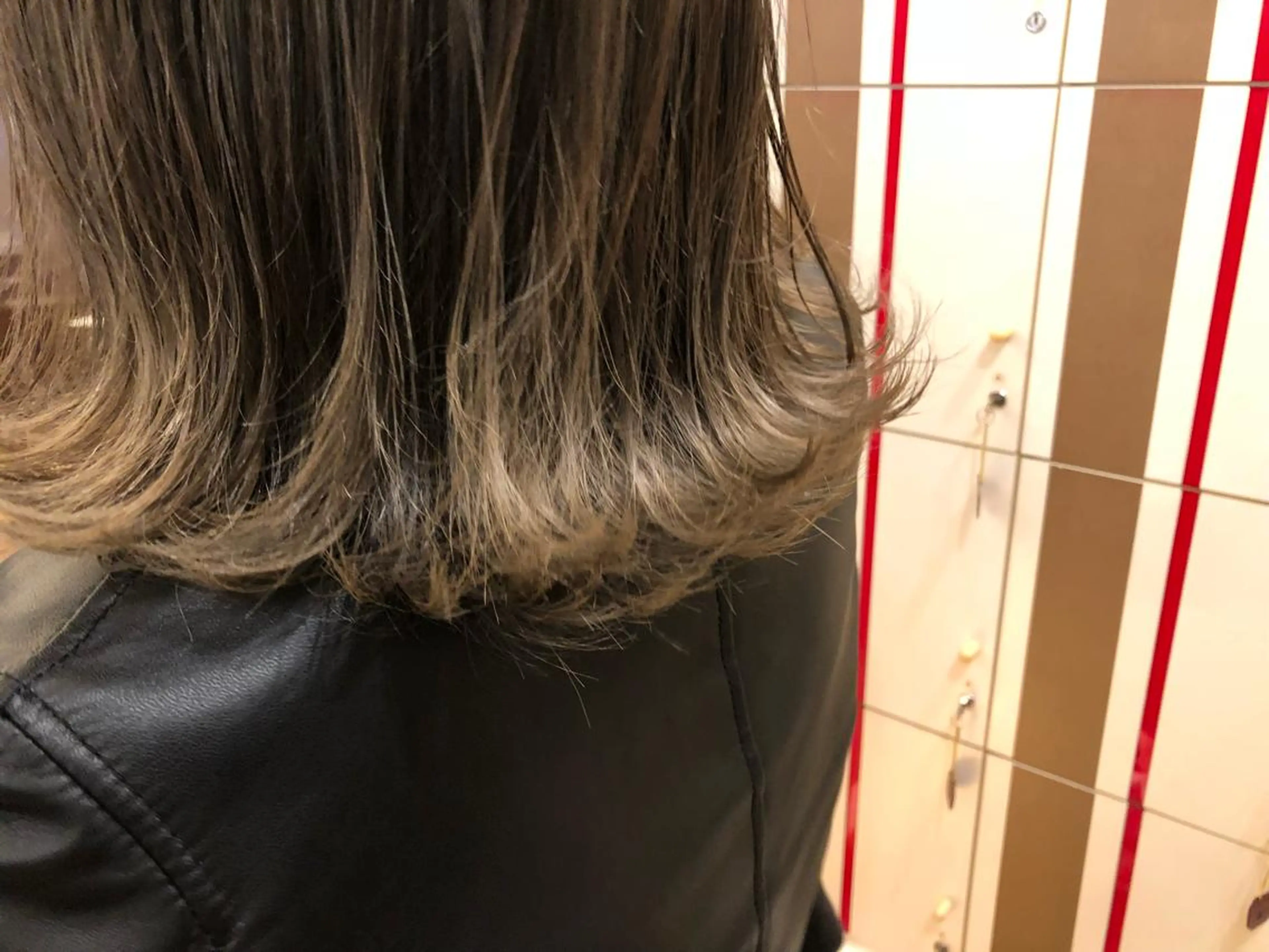 ミディアム ボブ ヘアカラー トリートメント 艶髪育成サロン 京橋　shinのヘアスタイル