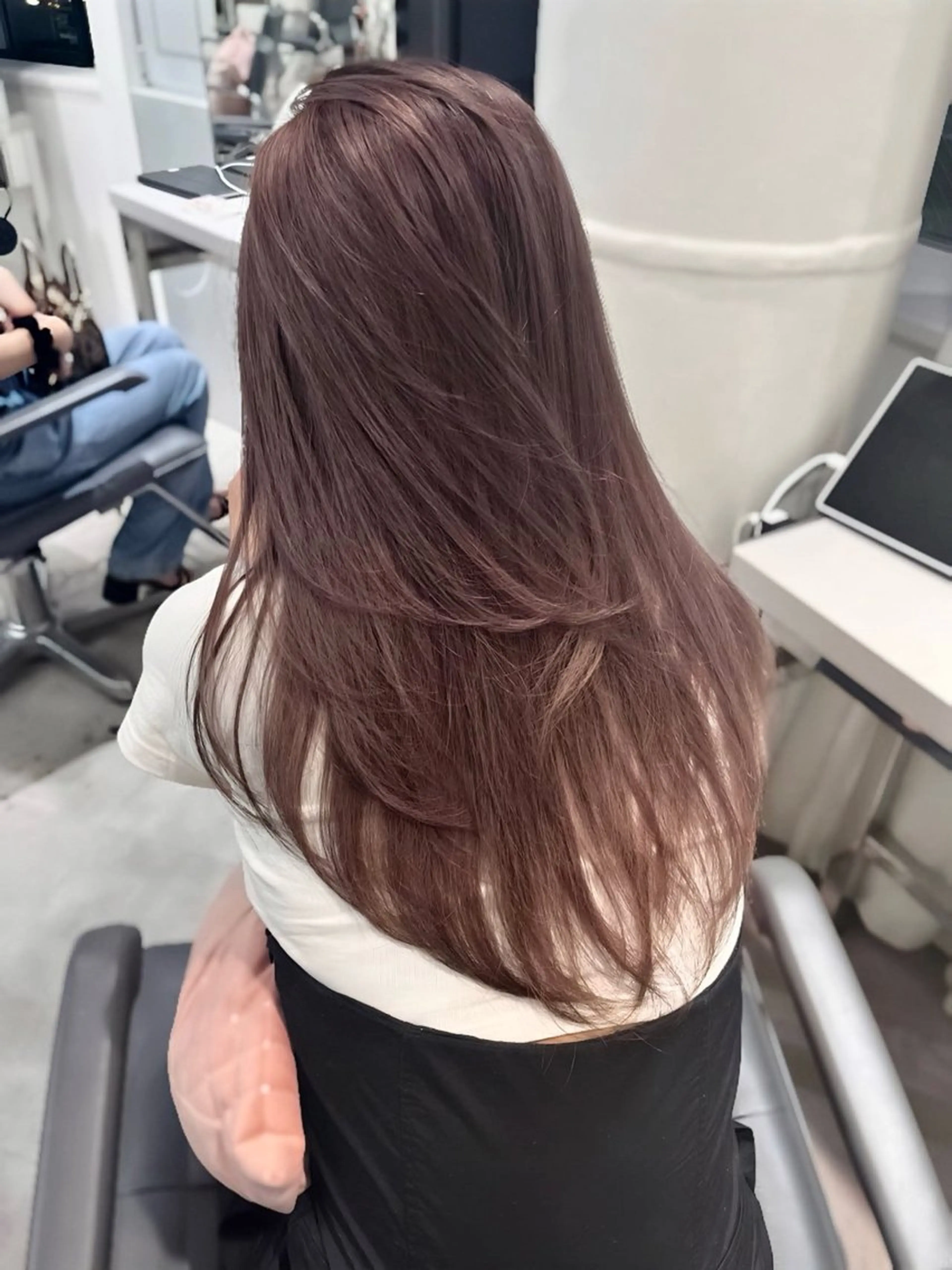 セミロング カラー ブリーチ ケアブリーチ グレージュ ラベンダーカラー 韓国風ヘア カット ヘアカラー トリートメント 韓国ハッシュカット/ 新宿/髪質改善/岡崎のヘアスタイル