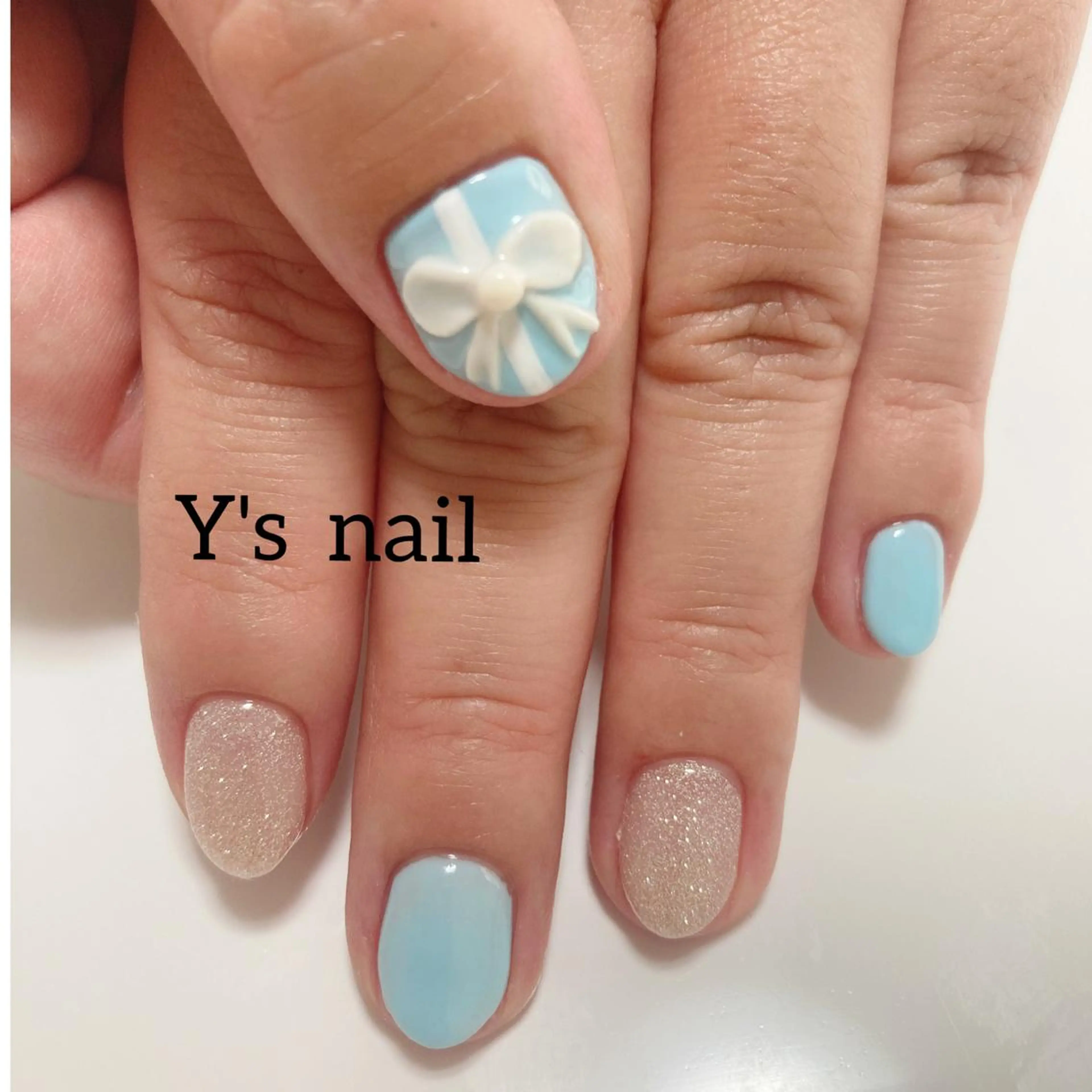 ネイル リボン 手書きが得意🖌️ Y’s  nailのネイルデザイン