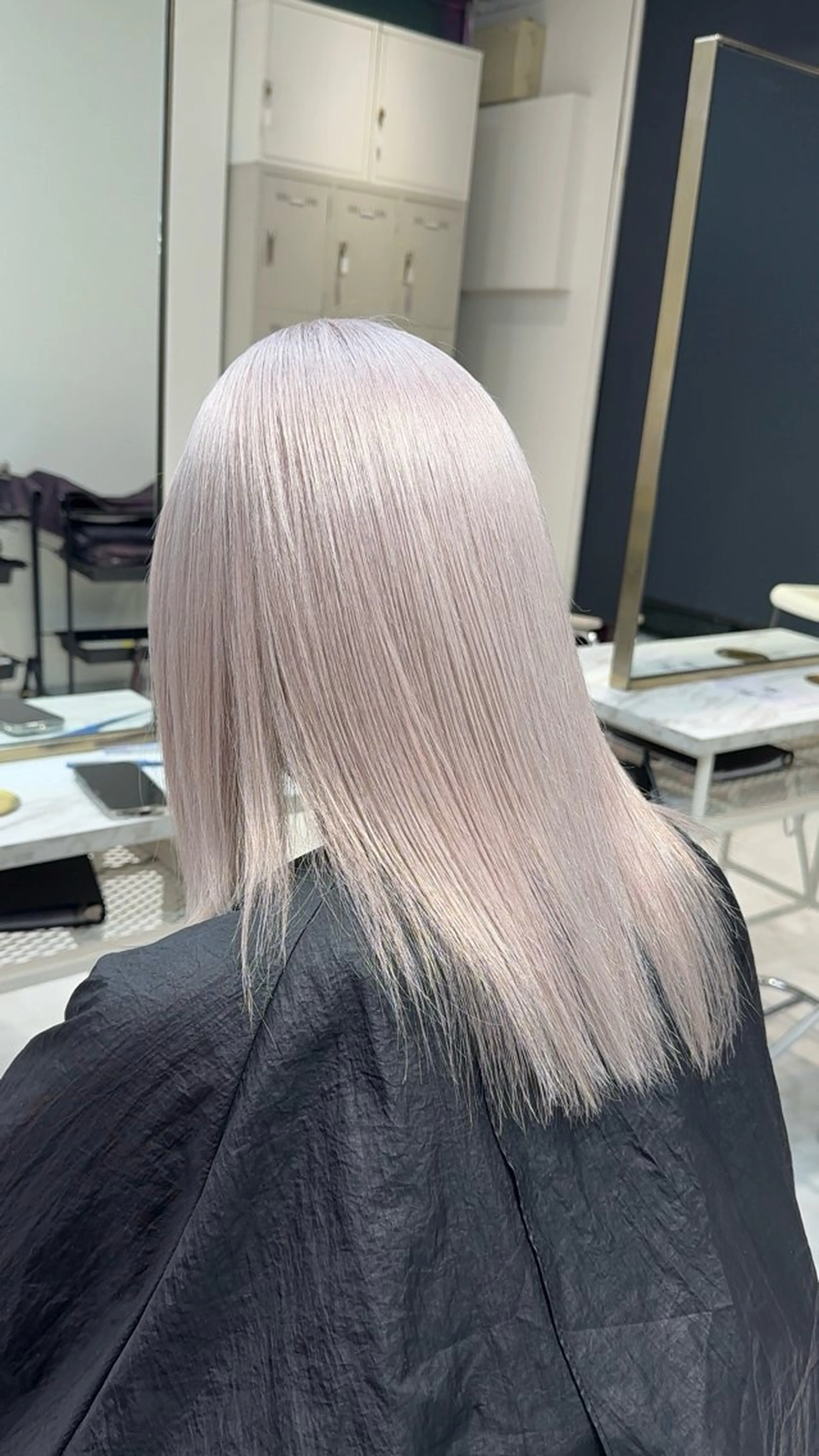 セミロング カラー ヘアアレンジ ベージュカラー ブリーチ ブロンド デザインカラー ミルクティーベージュ ヘアカラー 【🥀履歴修正🥀】 ハイトーン職人/拓真のヘアスタイル