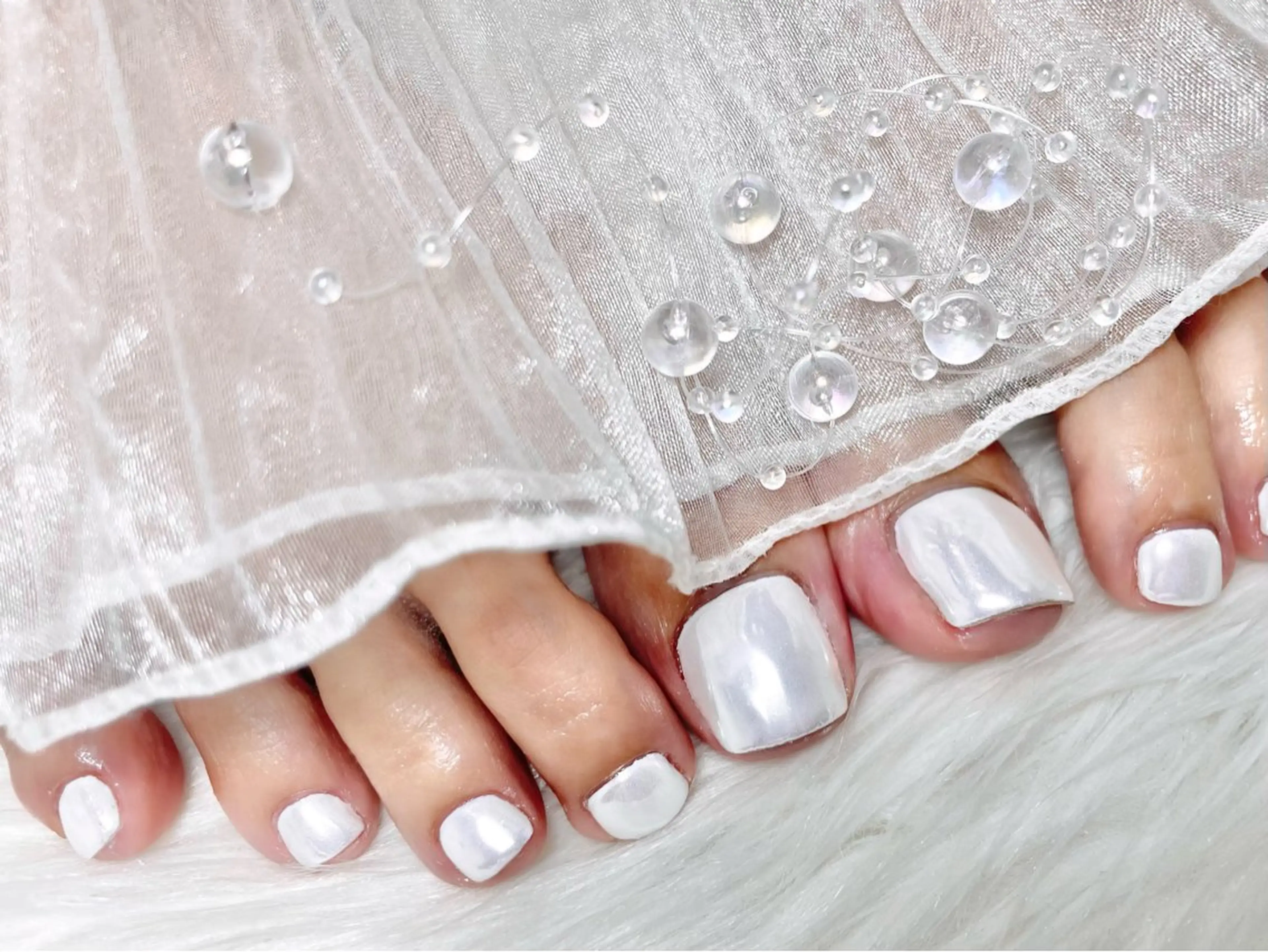 ネイル ミラーネイル ホワイト フットネイル ゆりか ジョアアンジェ福島のネイルデザイン