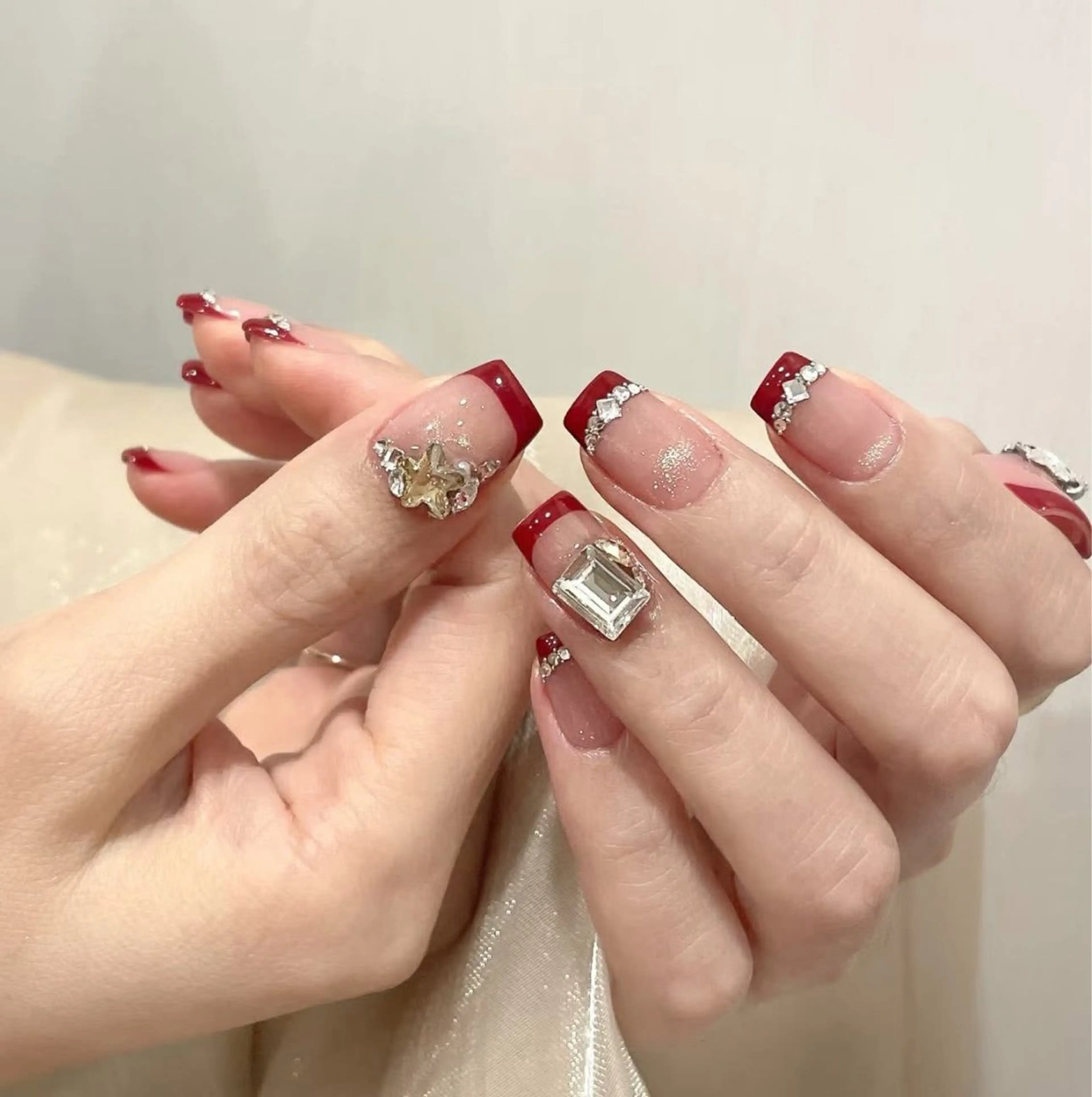 ネイル チークネイル 長さ出し フレンチネイル キラキラネイル ラメ(グリッター) ハンドネイル viet phe所属・Vp ネイルのネイルデザイン