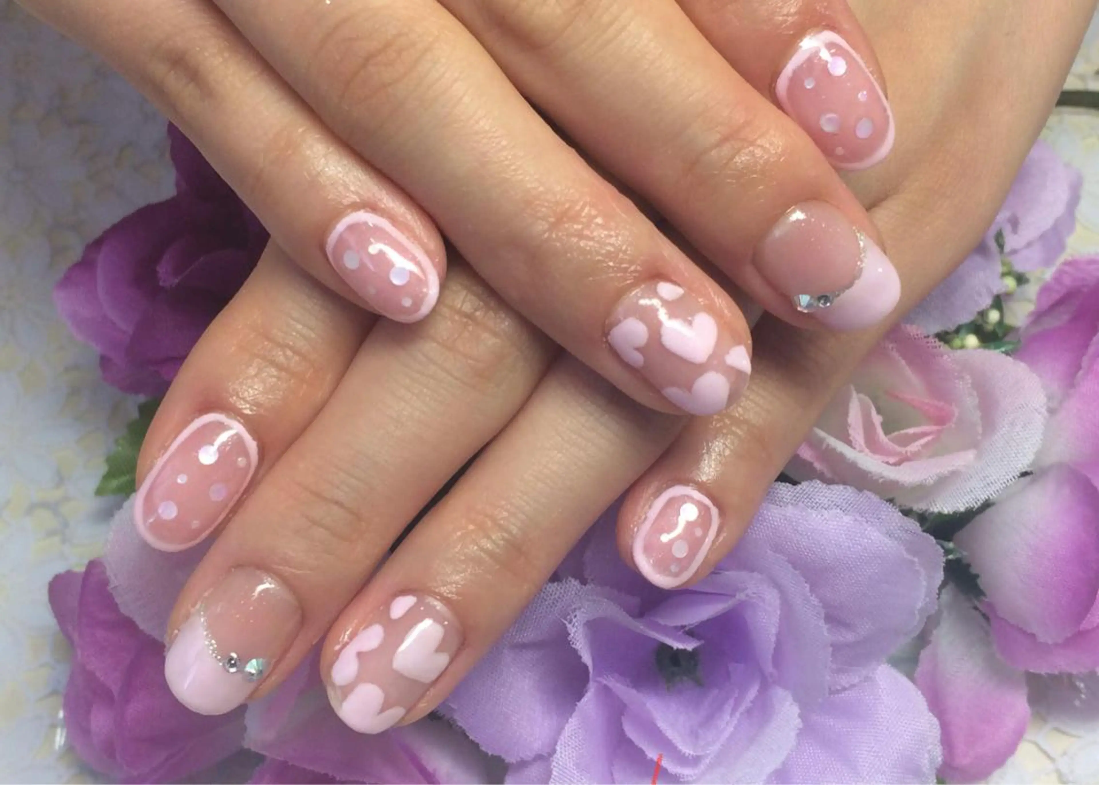 ネイル バレンタイン SINCERELY シンシアリー🌈のネイルデザイン