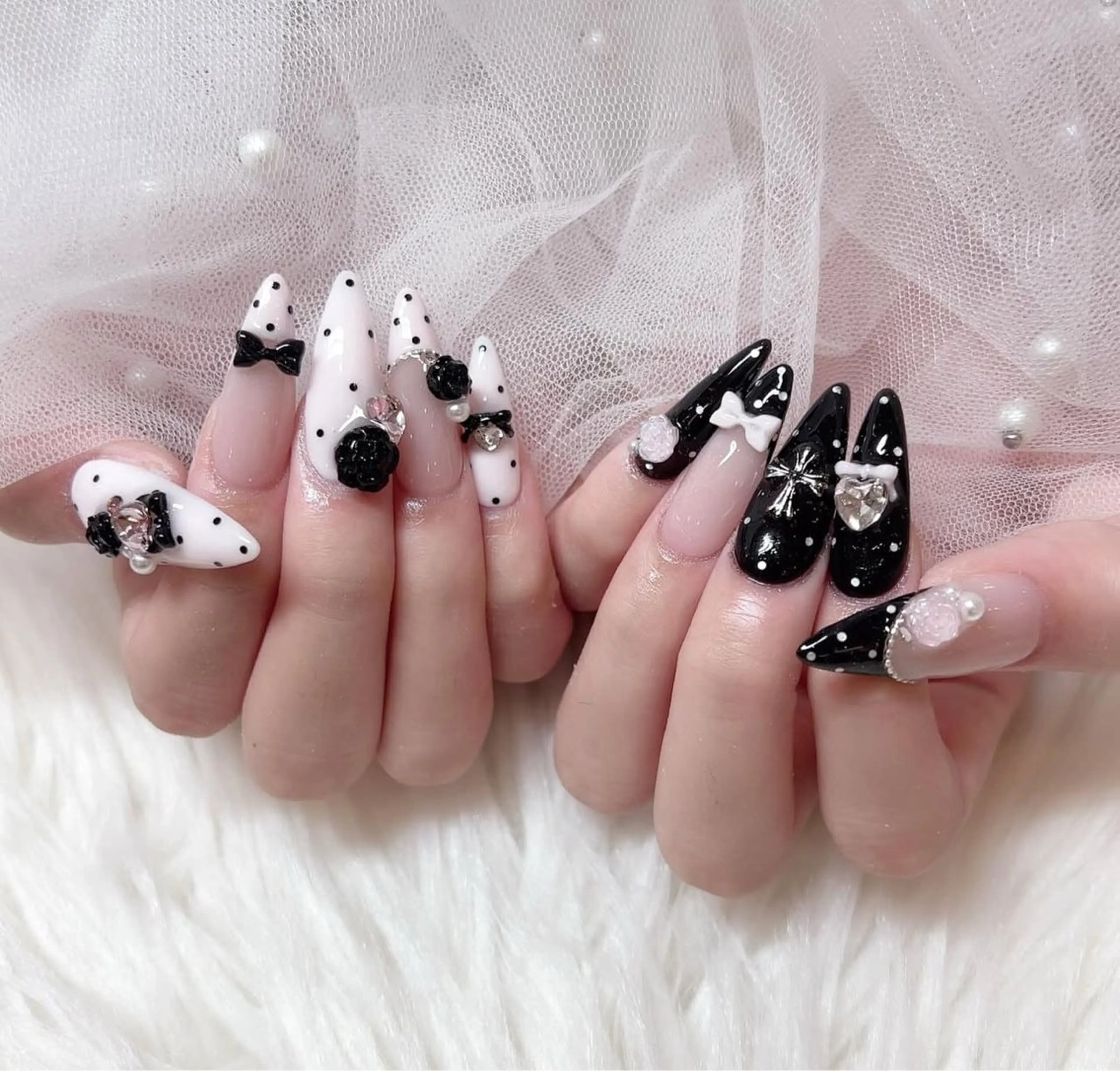 ネイル アートネイル グラデーション キラキラネイル ニュアンスネイル オフィスネイル ハンドネイル Amee Nail Salonのネイルデザイン