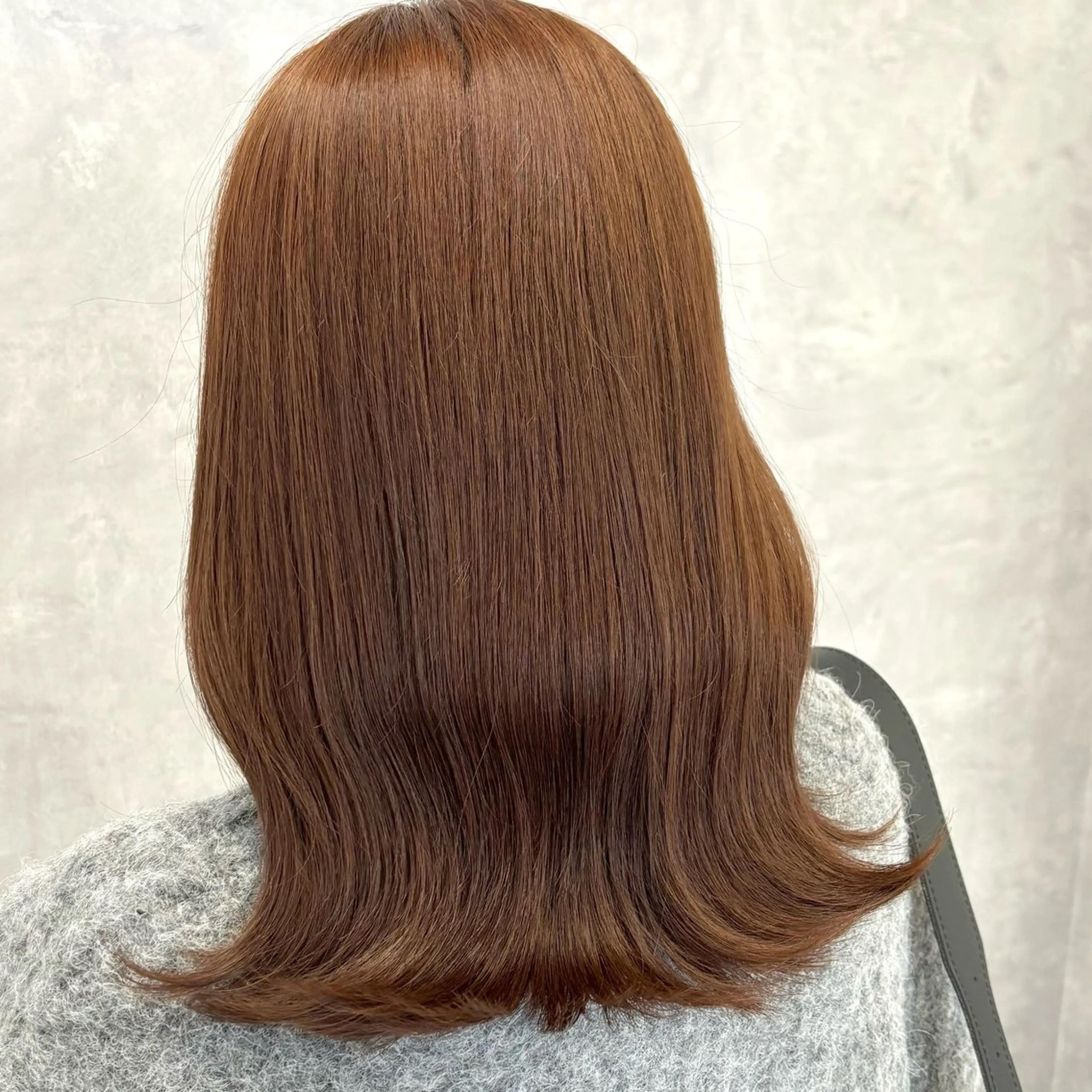 ミディアム カラー ベージュカラー ピンクカラー ピンクベージュ カット ヘアカラー NUMBER_ ユイナのヘアスタイル