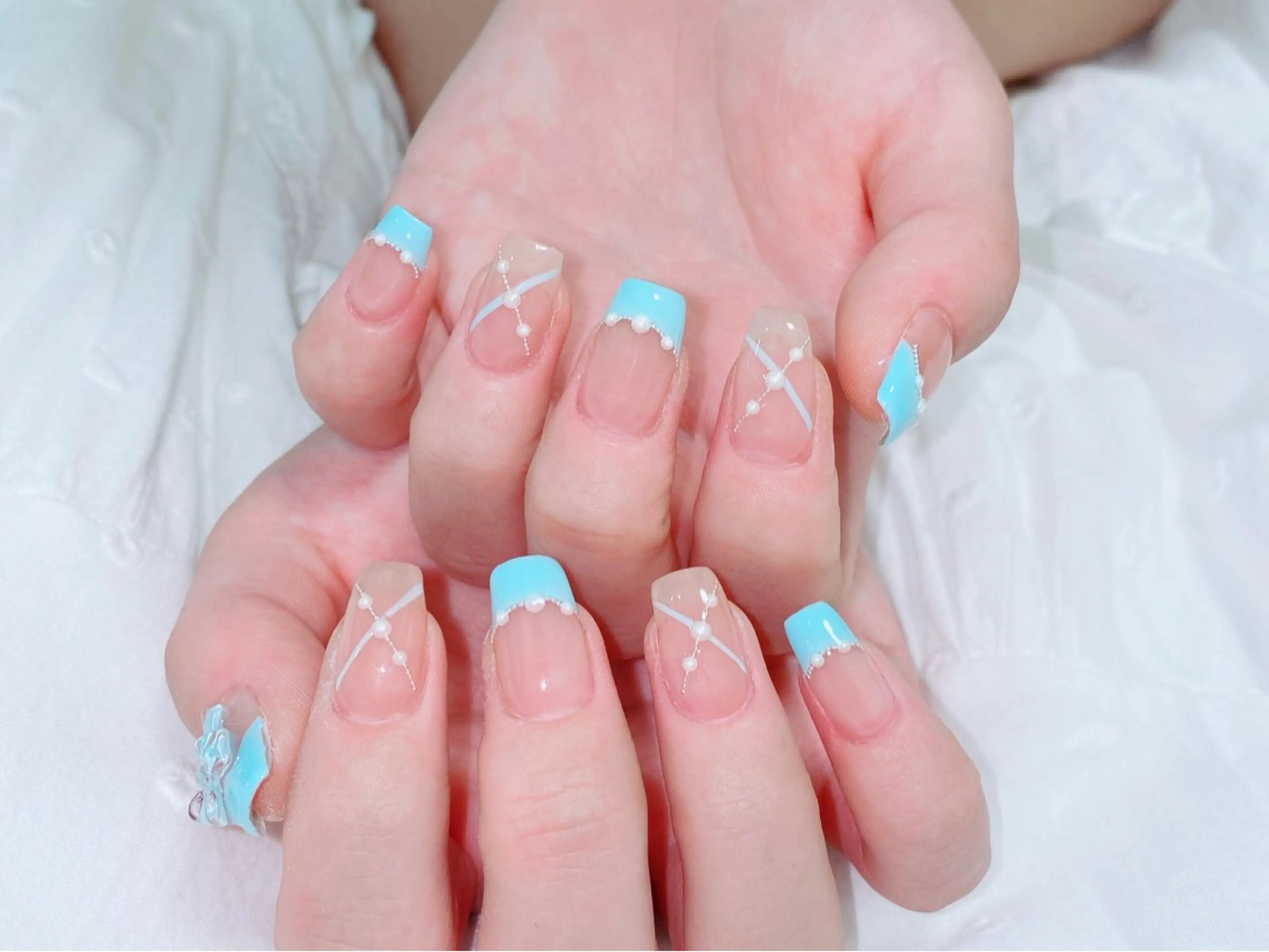 ネイル オーロラネイル チークネイル 長さ出し フットネイル フレンチネイル ハンドネイル ハンドケア lily nailのネイルデザイン