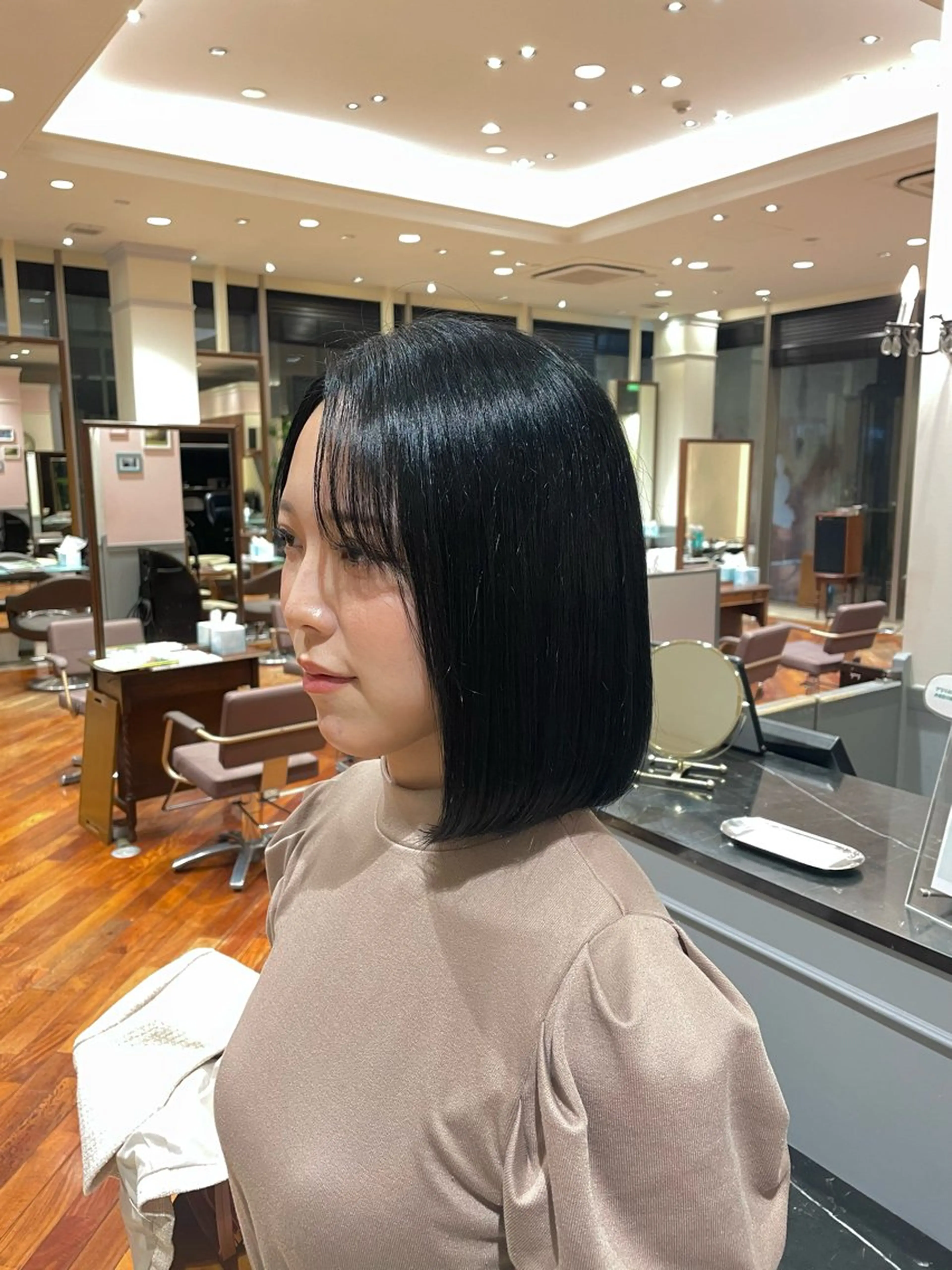 ショート ボブ 顔周りカット 大阪梅田 稲葉利也斗のヘアスタイル