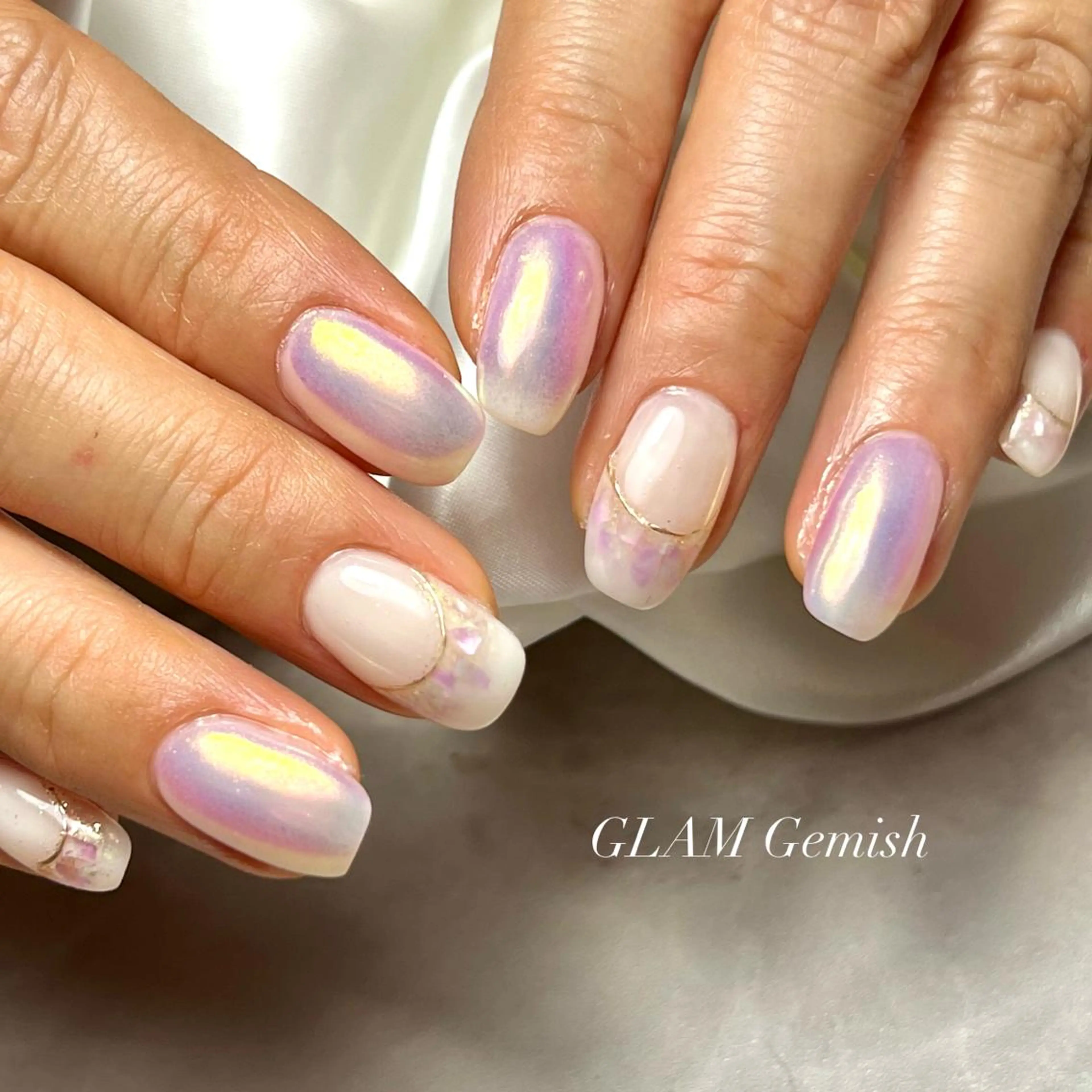 ネイル フレンチネイル ミラーネイル 藤崎 恵梨香のネイルデザイン