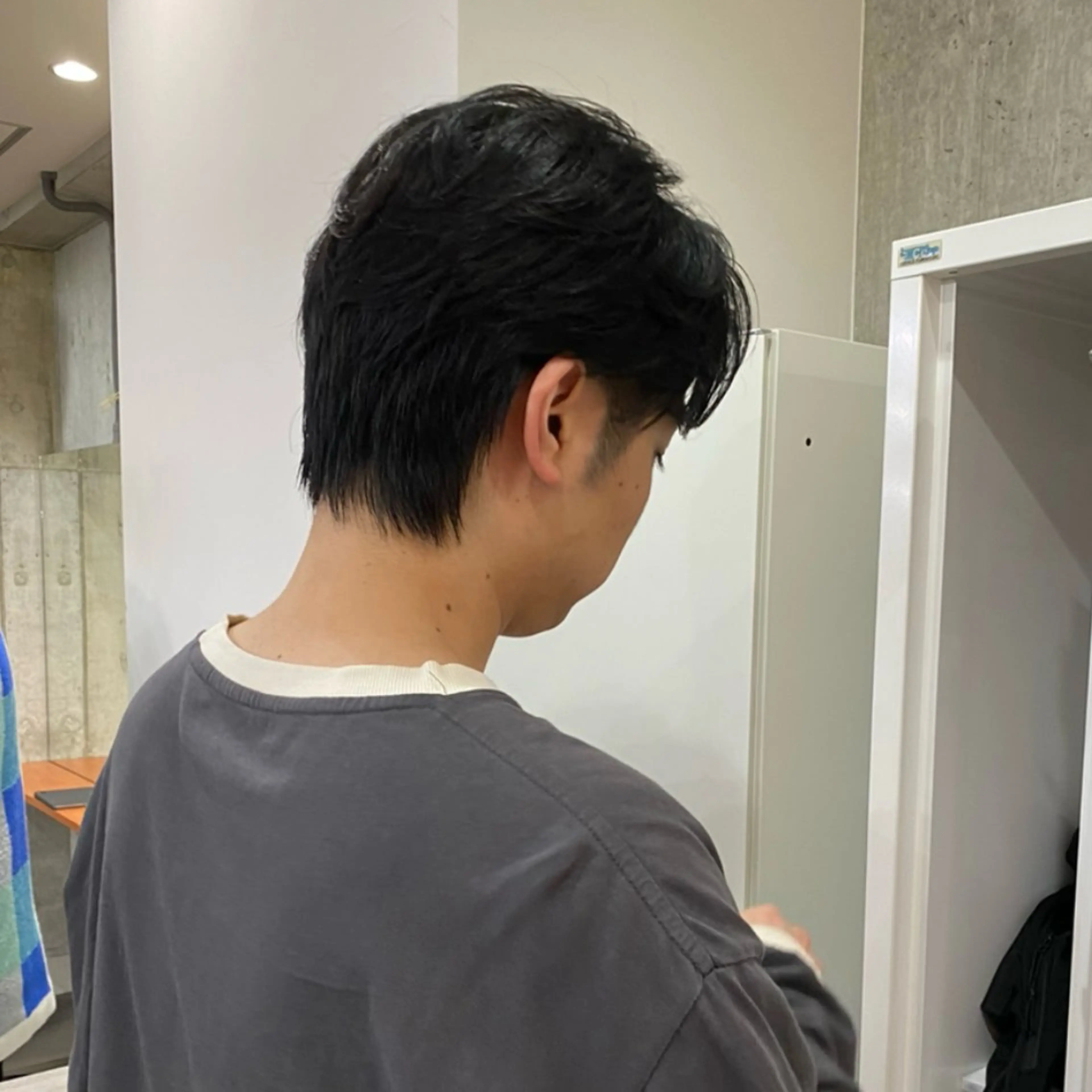 ショート メンズ センターパート 刈り上げ ショートヘア センターパート/ニ ュアンスパーマのヘアスタイル