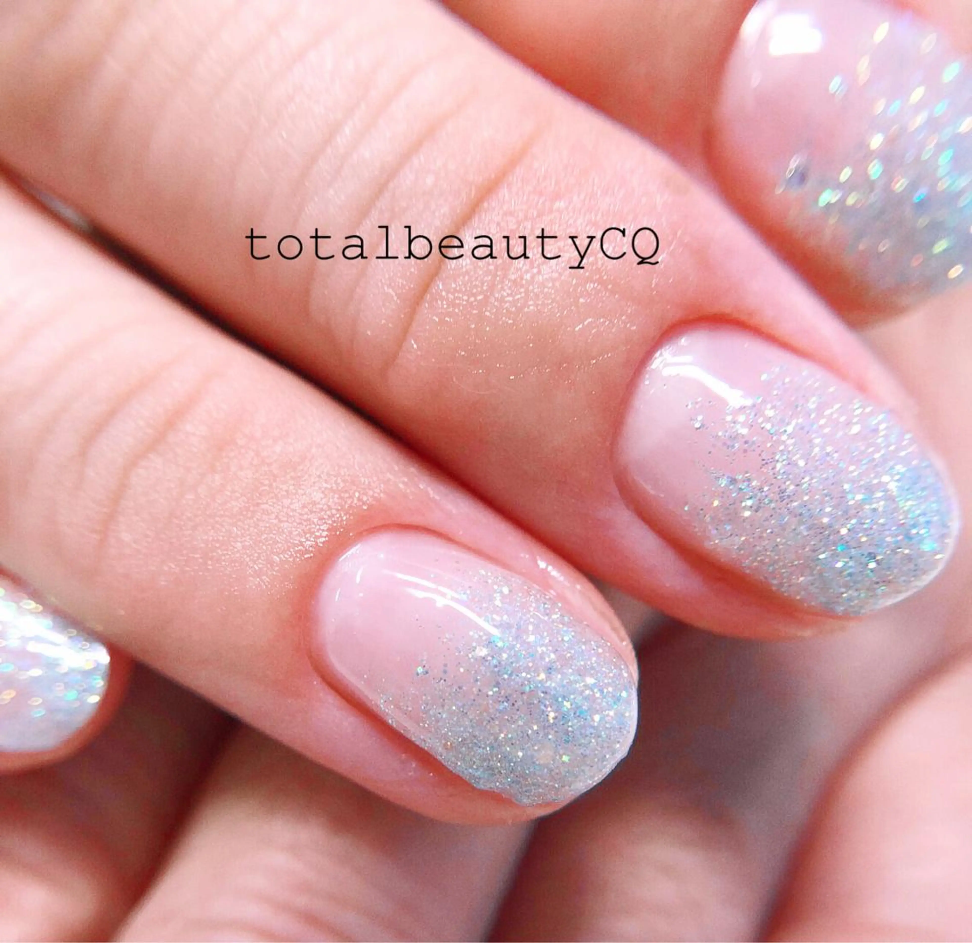 ネイル ラメ(グリッター) ラメグラデーション トータルビューティー CQのネイルデザイン