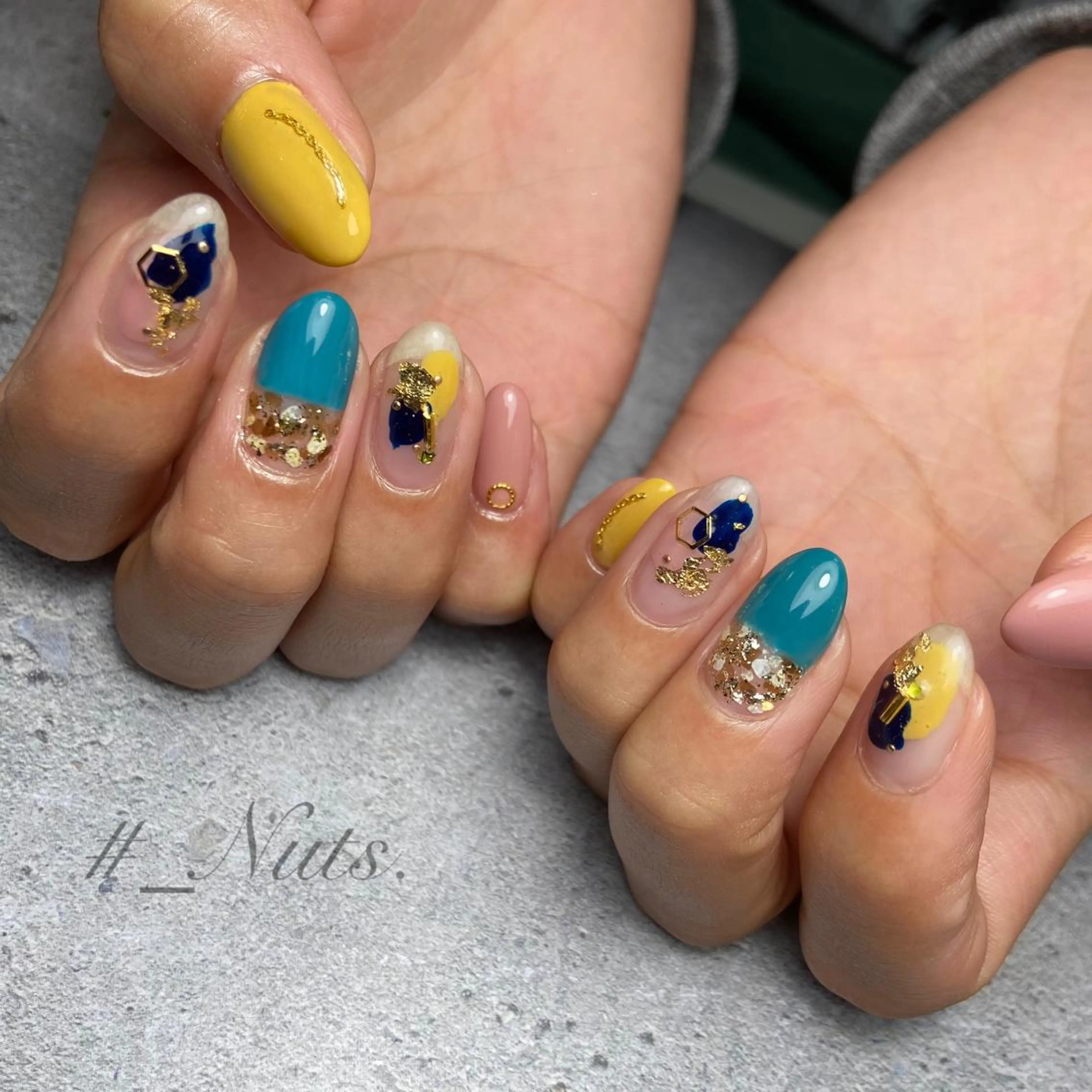 ネイル 土居 夏美/束感マツエクのマツエク・マツパデザイン