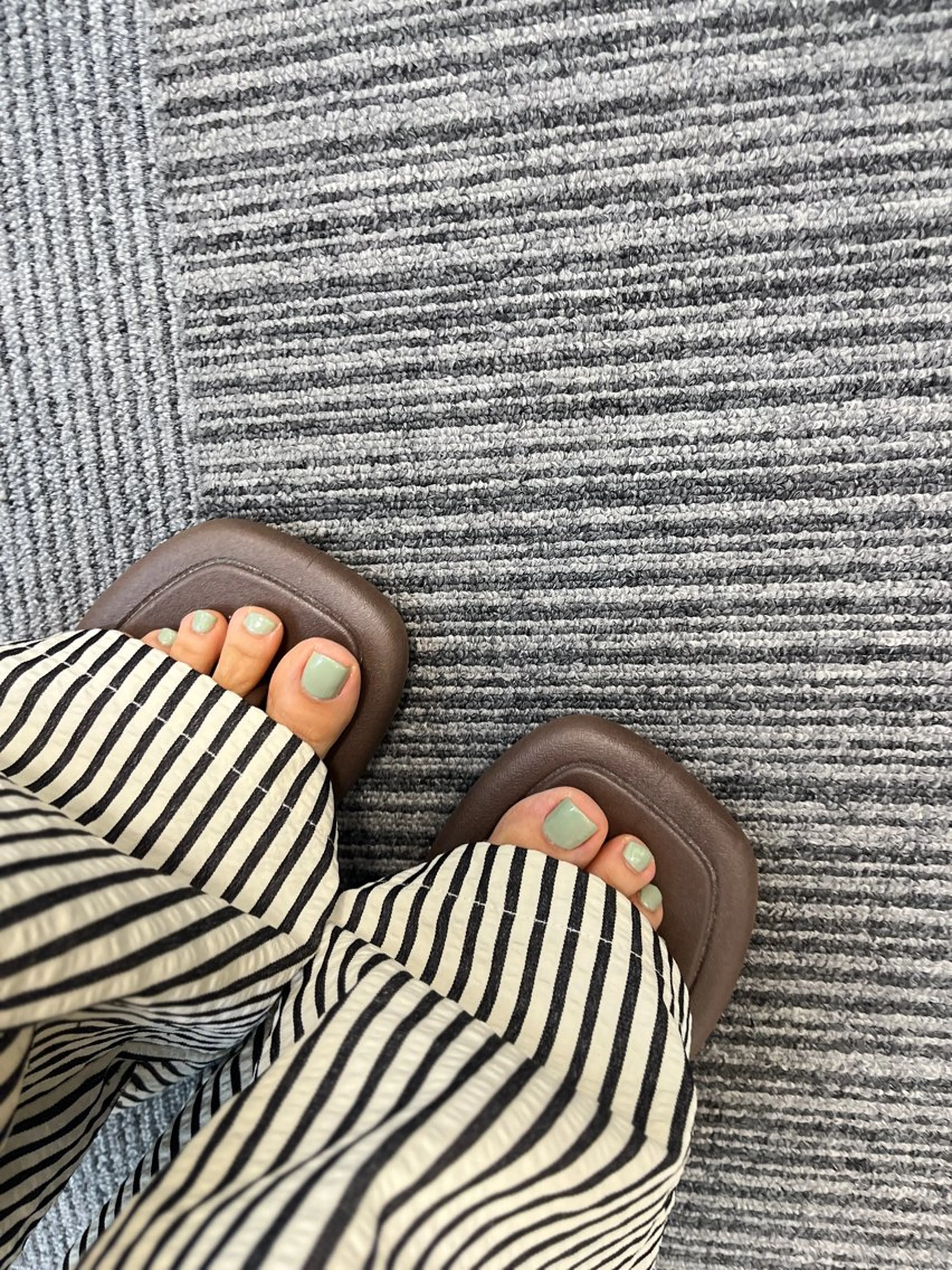 ネイル フットネイル ワンカラーネイル salon AZのネイルデザイン