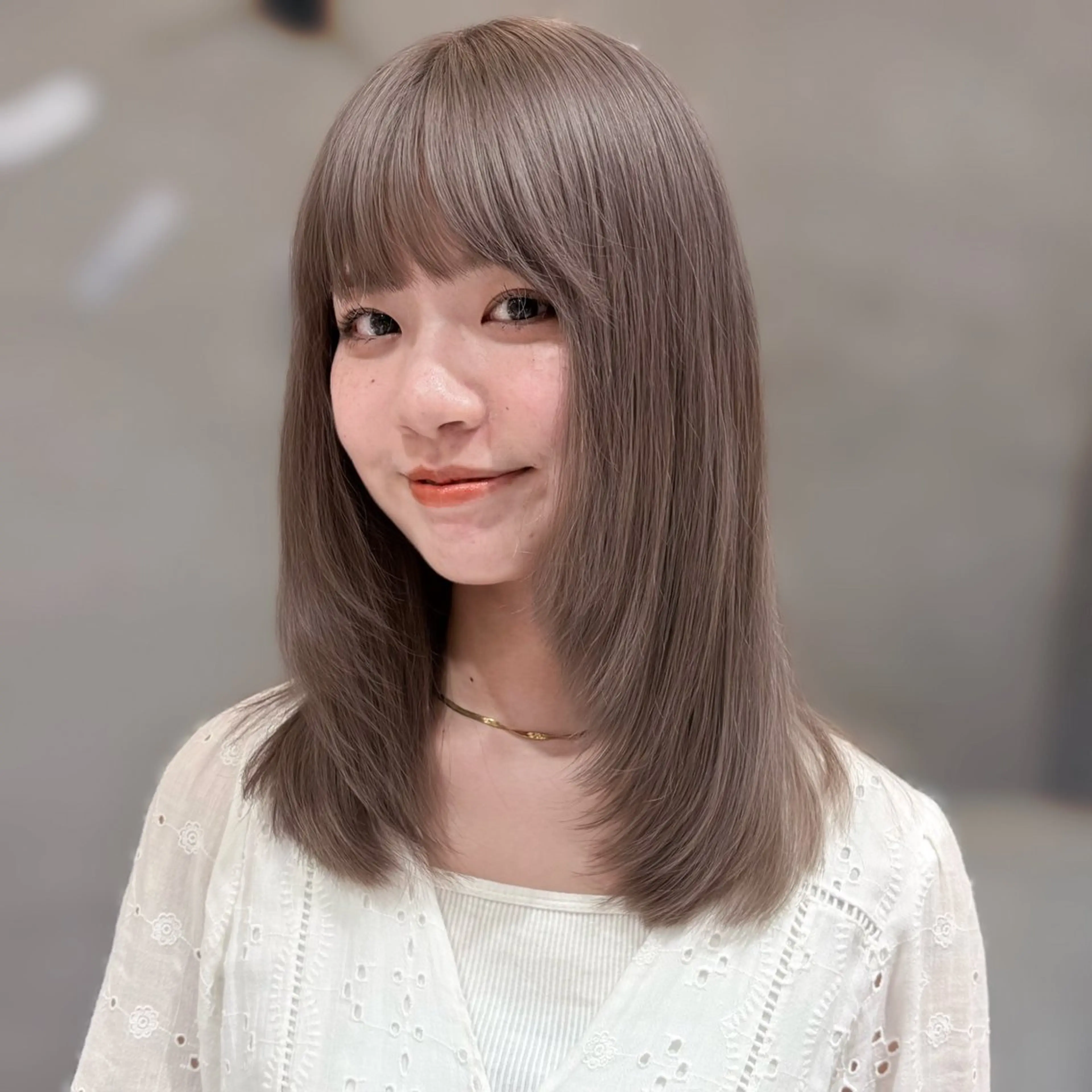 セミロング カラー ハイトーンカラー ハイレイヤー レイヤーカット ワイドバング mashu Atoro所属・梅田美容室/レイヤー /ベージュ/miyuのヘアスタイル