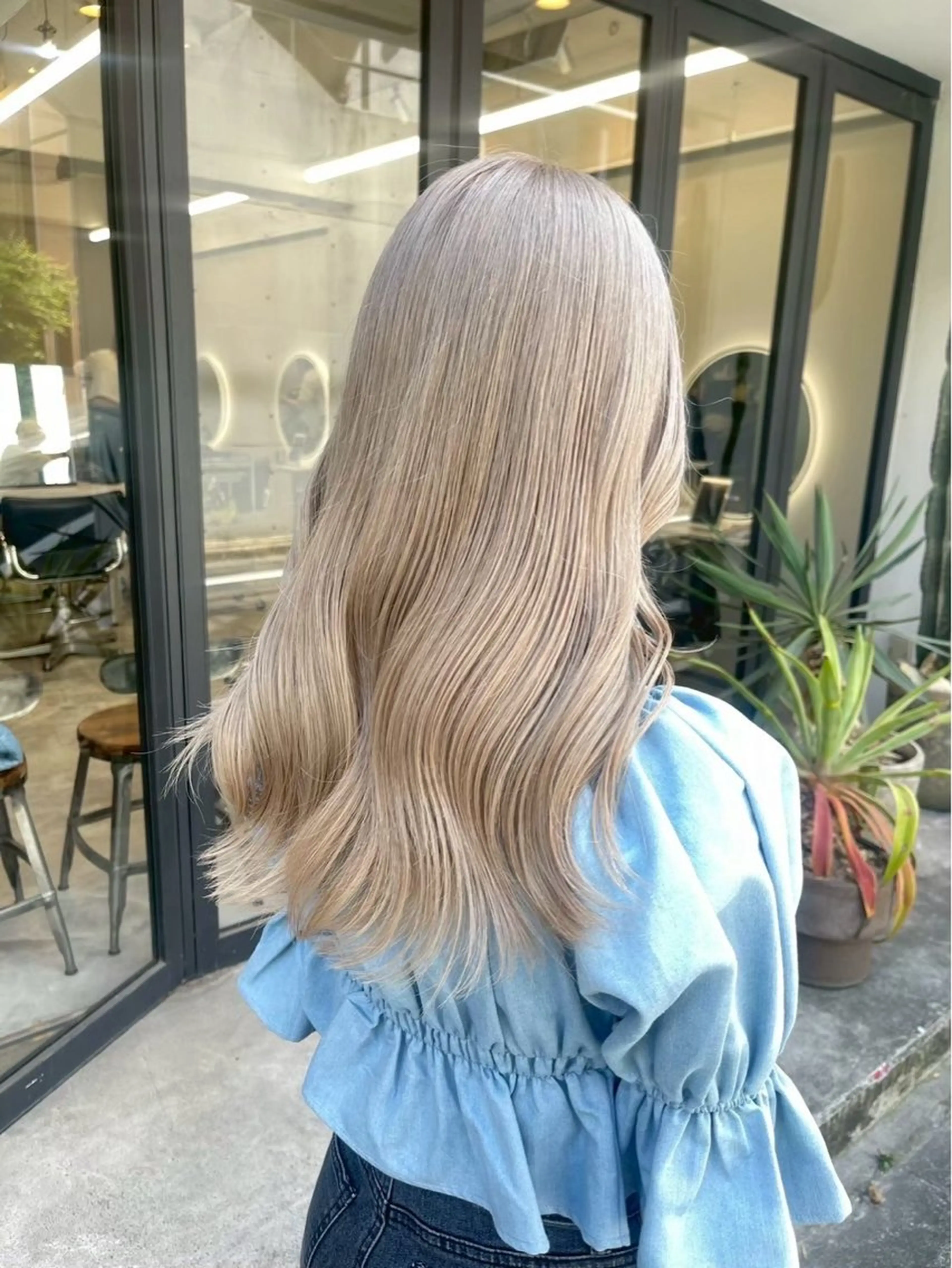 ミディアム カット ヘアカラー A M Iのヘアスタイル
