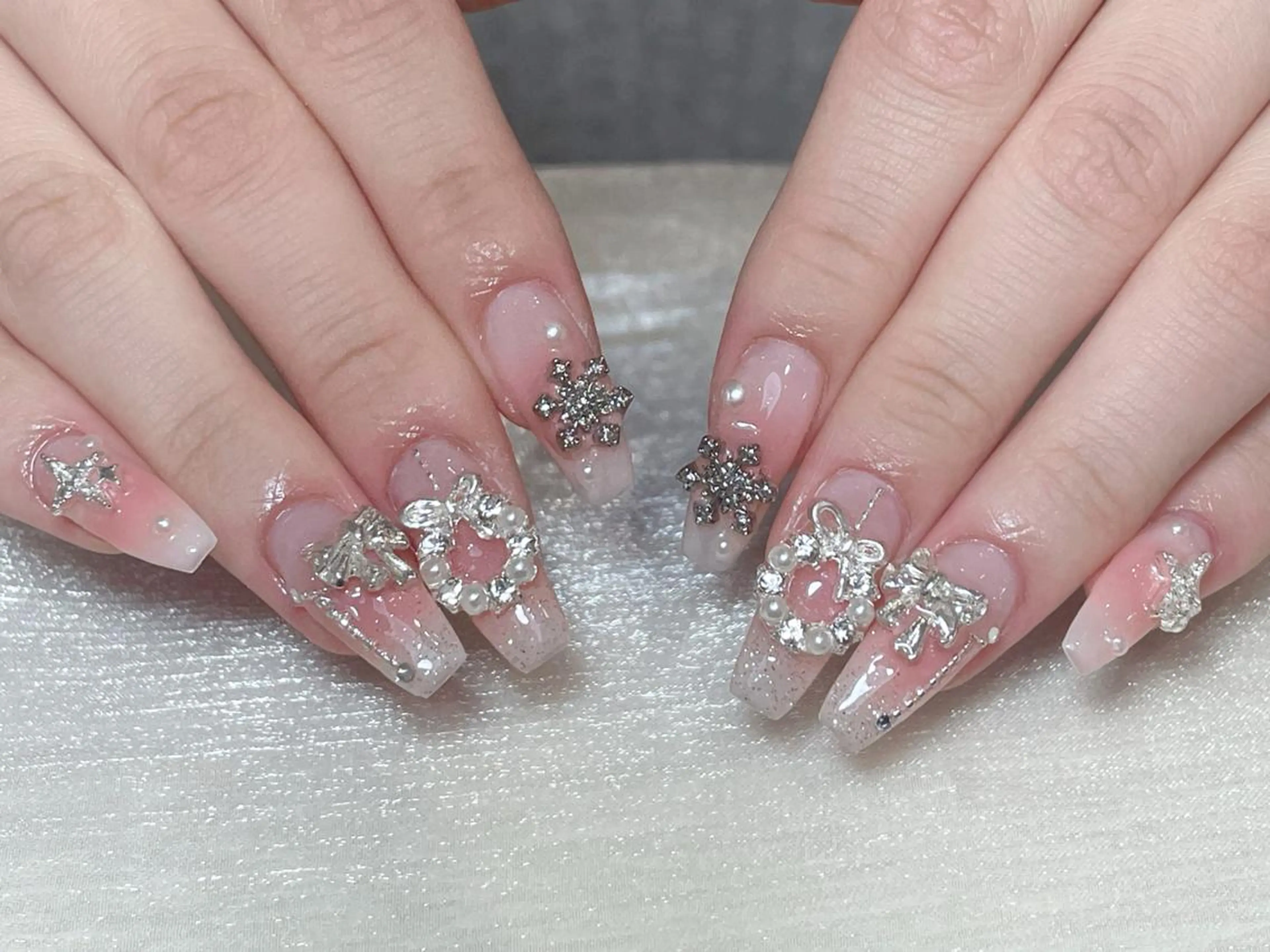 セミロング 💅 リリアのネイルデザイン
