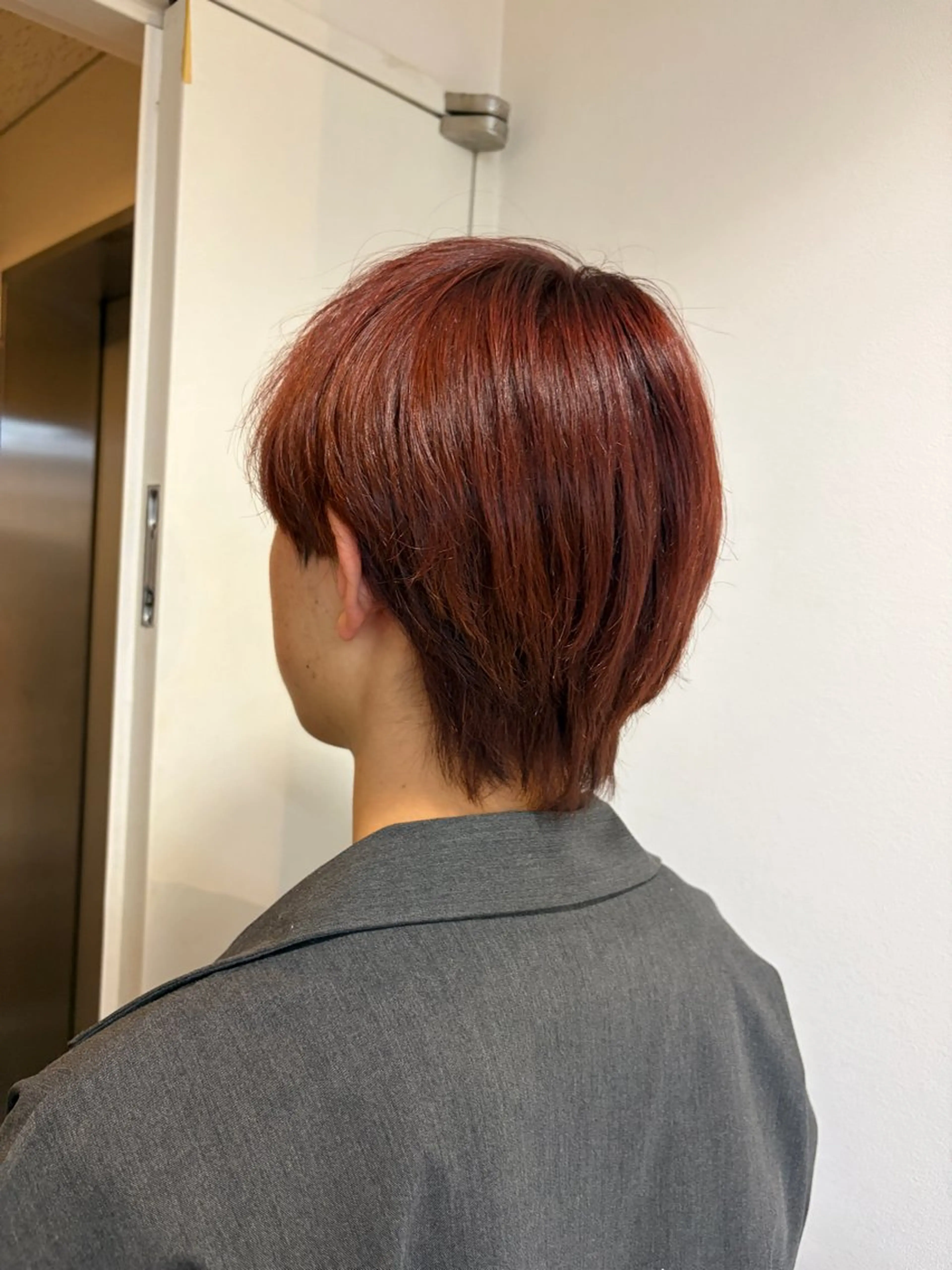 カラー ブリーチ ブリーチなしカラー レッドカラー ヘアカラー UNBIRTHDAY amiのヘアスタイル