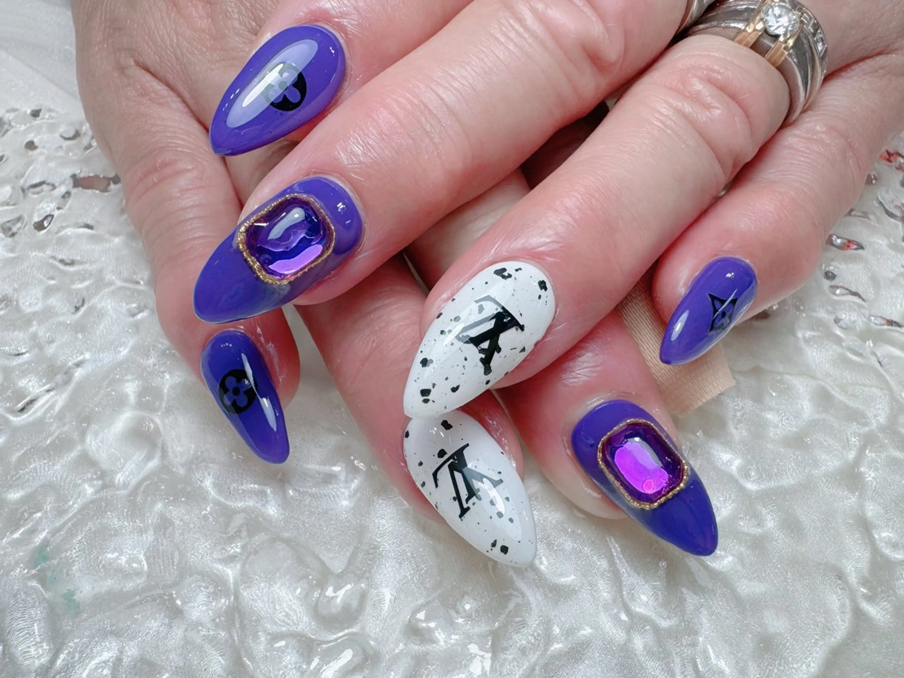 ネイル ハンドネイル マジック ミラーのネイルデザイン