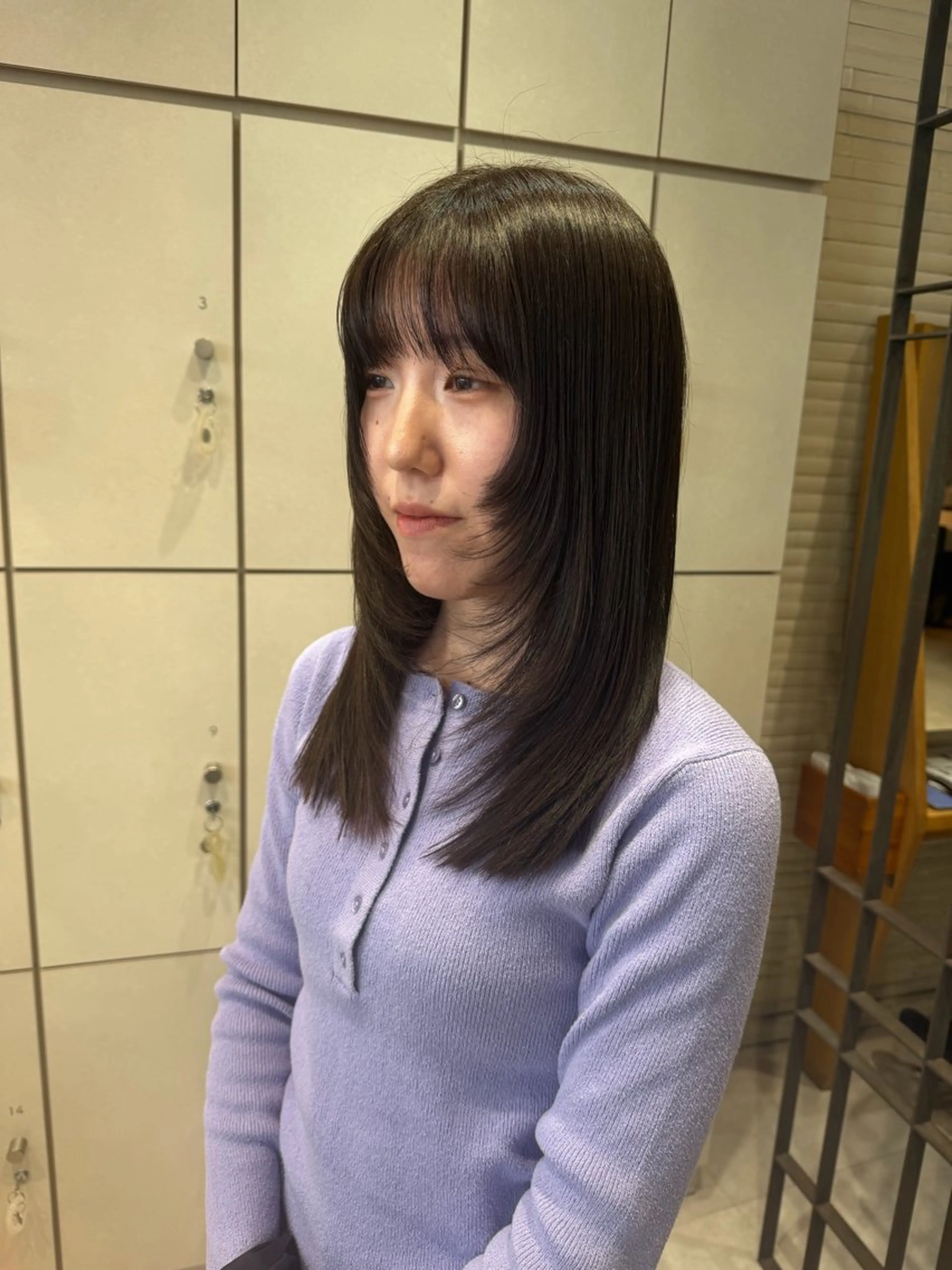 セミロング カラー 顔周りカット レイヤーカット トリートメント カット ヘアカラー トリートメント 吉川沙知 /ナチュラルカラーのヘアスタイル