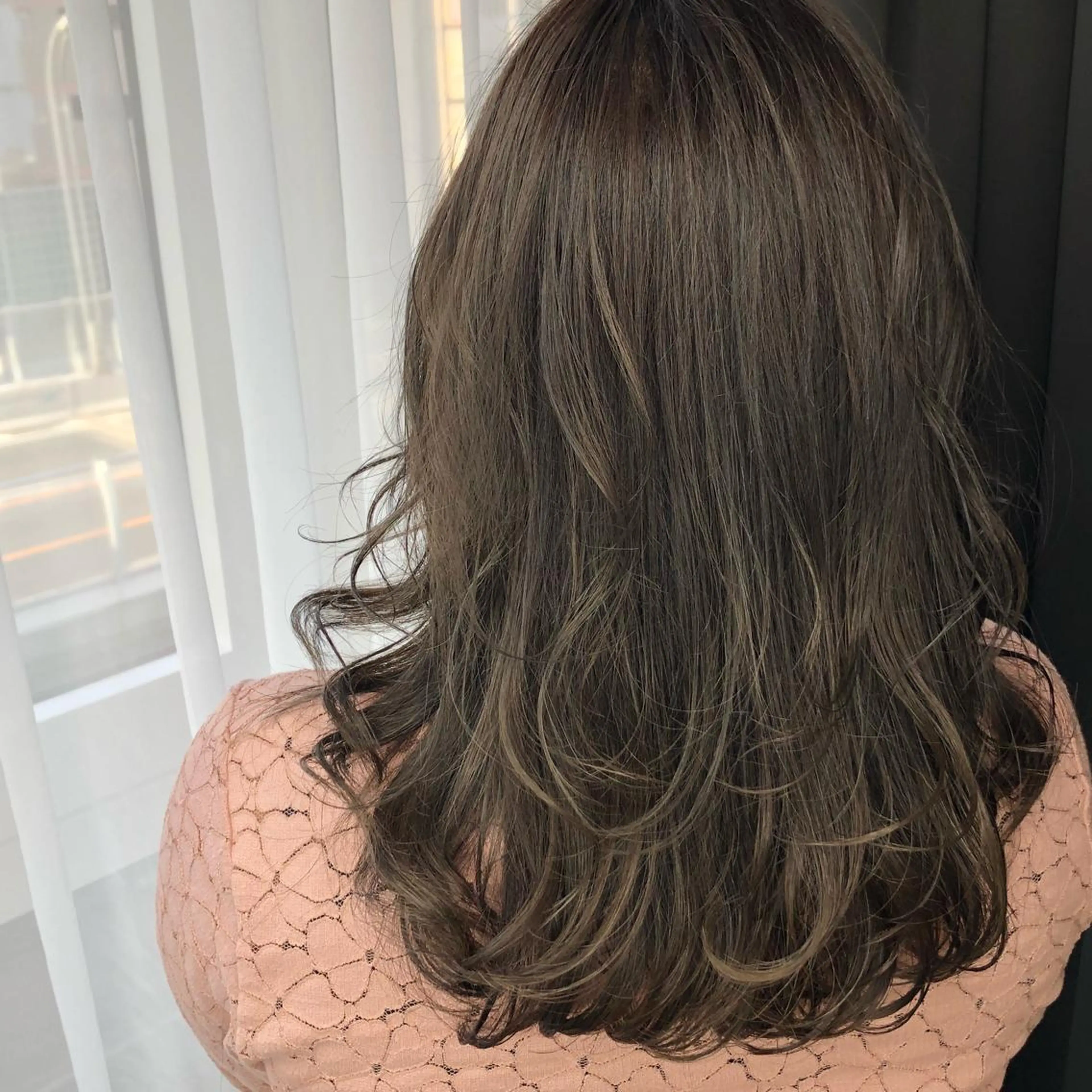 ロング カラー ハイライトカラー ハイライト ORIKA 美容室のヘアスタイル