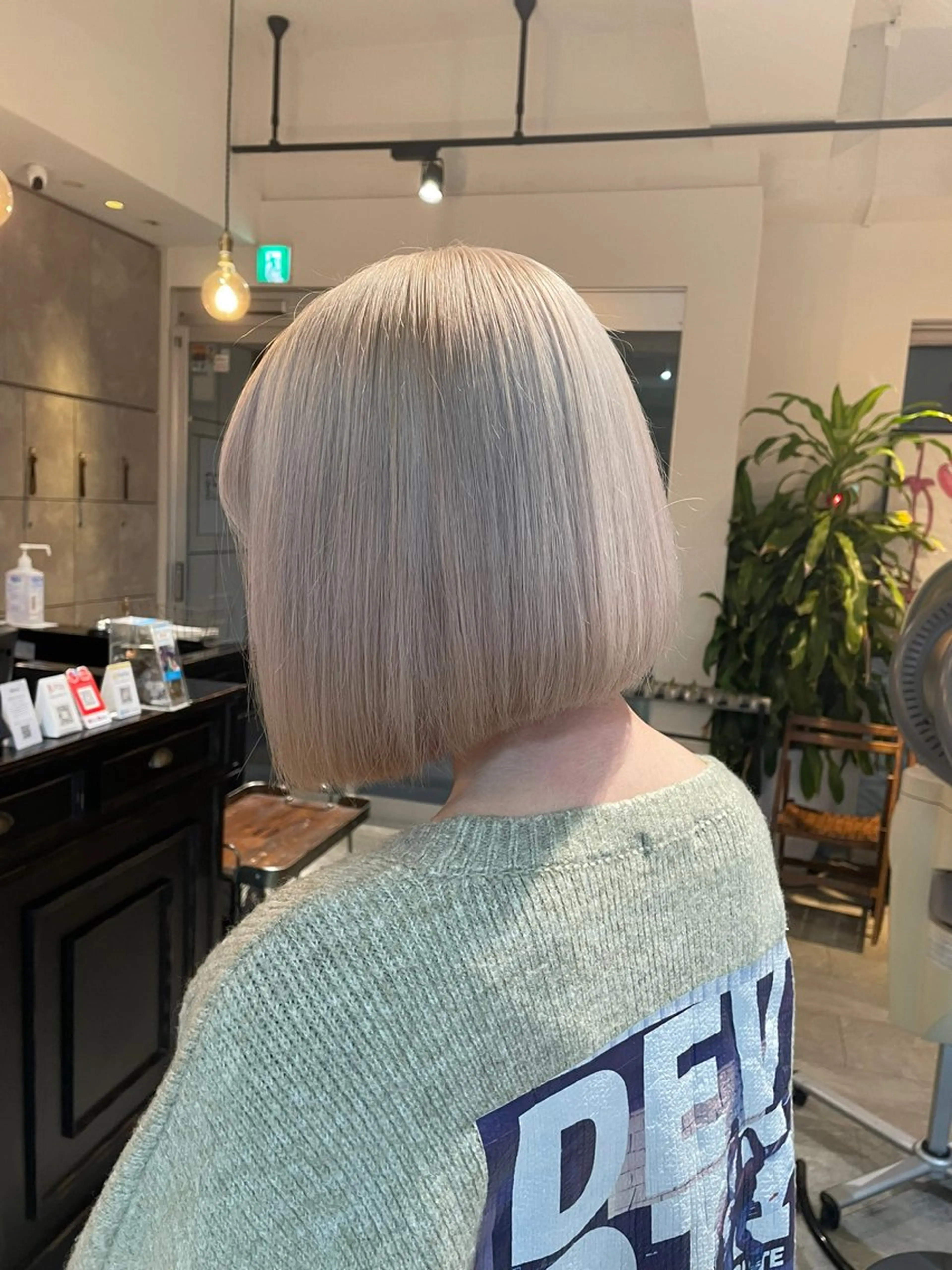 セミロング カラー パーマ ヘアアレンジ ヘアカラー トリートメント ブリーチカラー🤍 颯馬🐈‍⬛のヘアスタイル