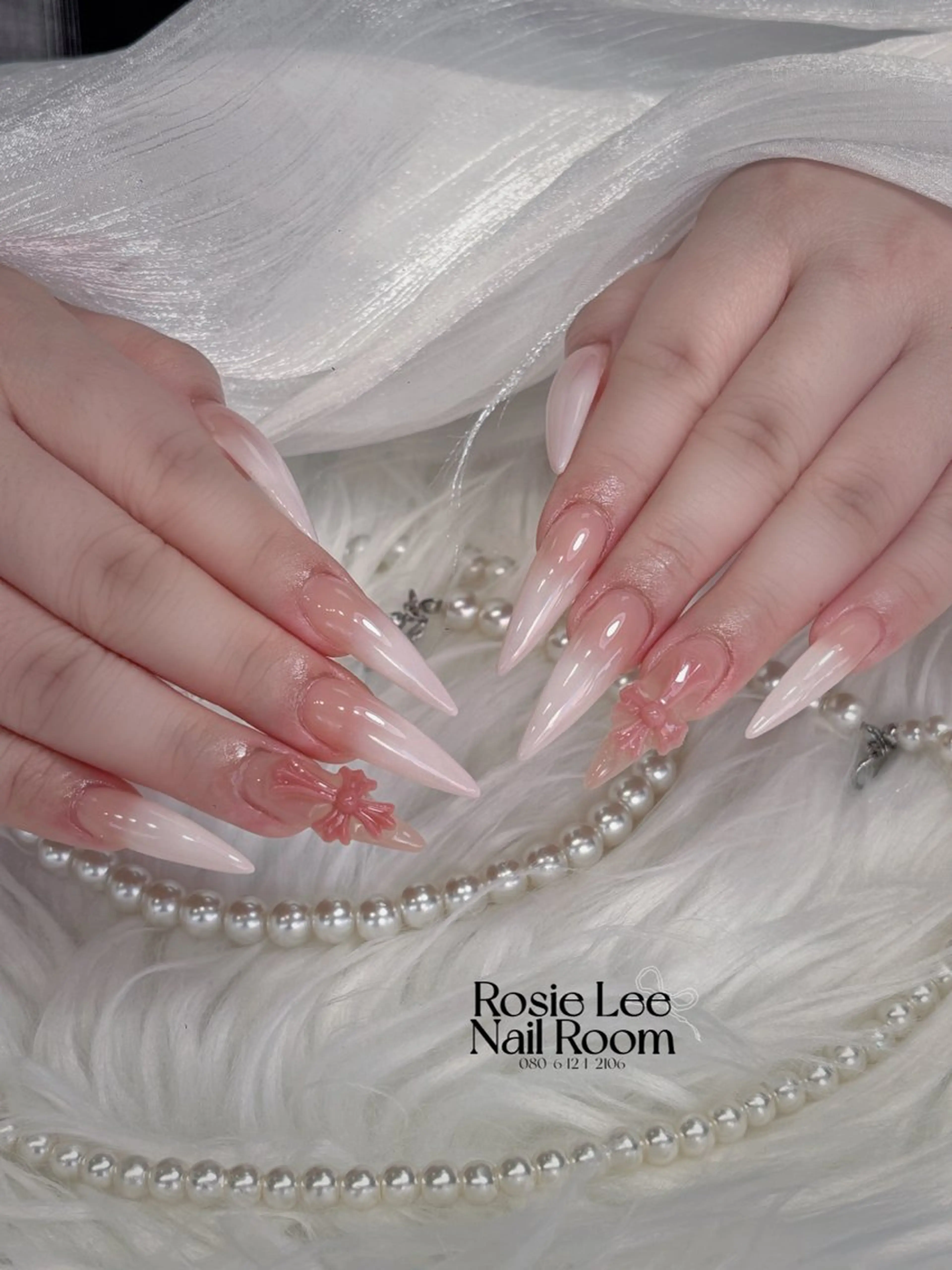 ネイル ハンドネイル ROSIE LEEのネイルデザイン