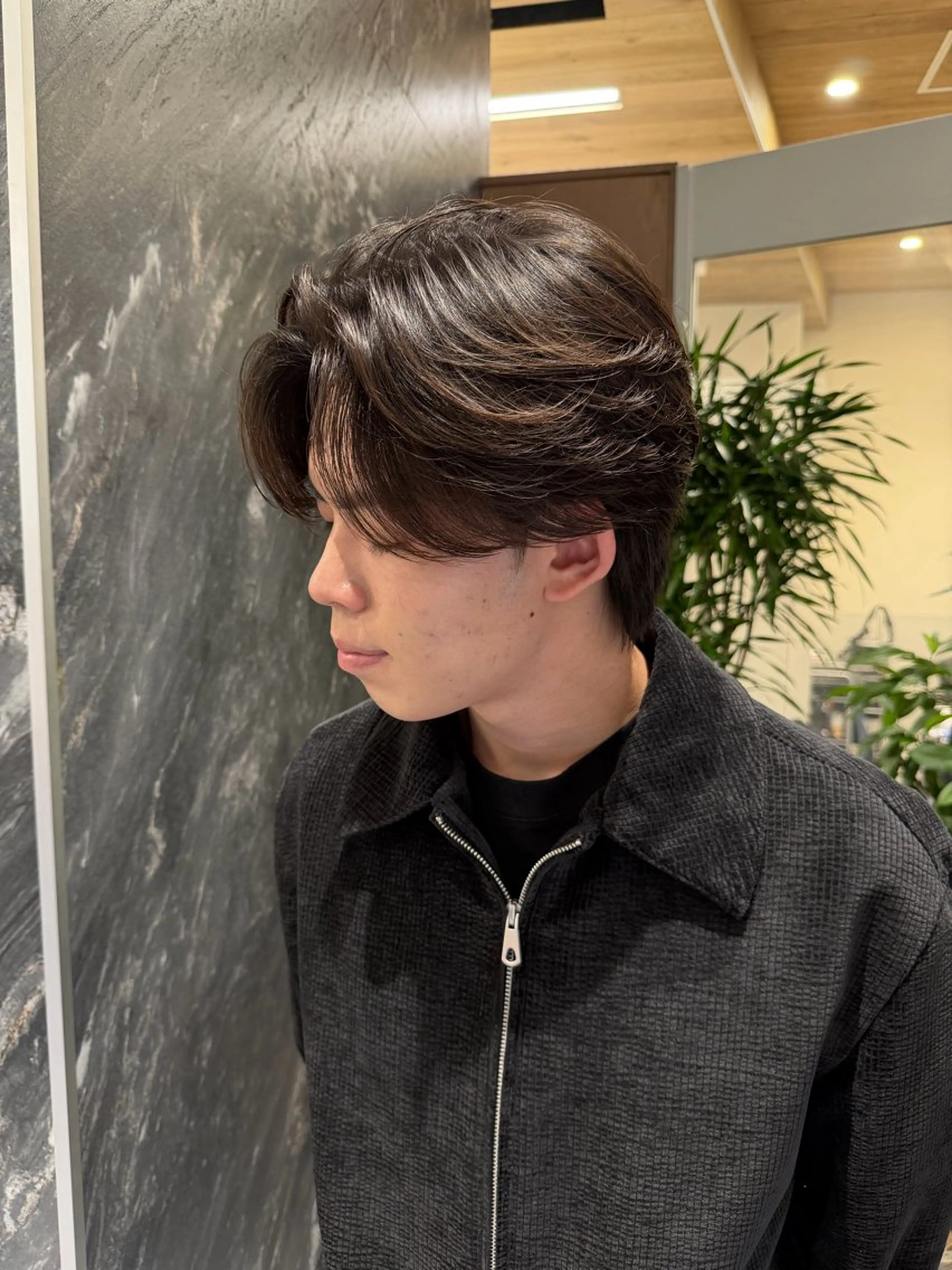 ミディアム パーマ メンズ ミディアムパーマ センターパート メンズパーマ ニュアンスパーマ カット トリートメント 💈原宿指名No.1 センターパート💈のヘアスタイル