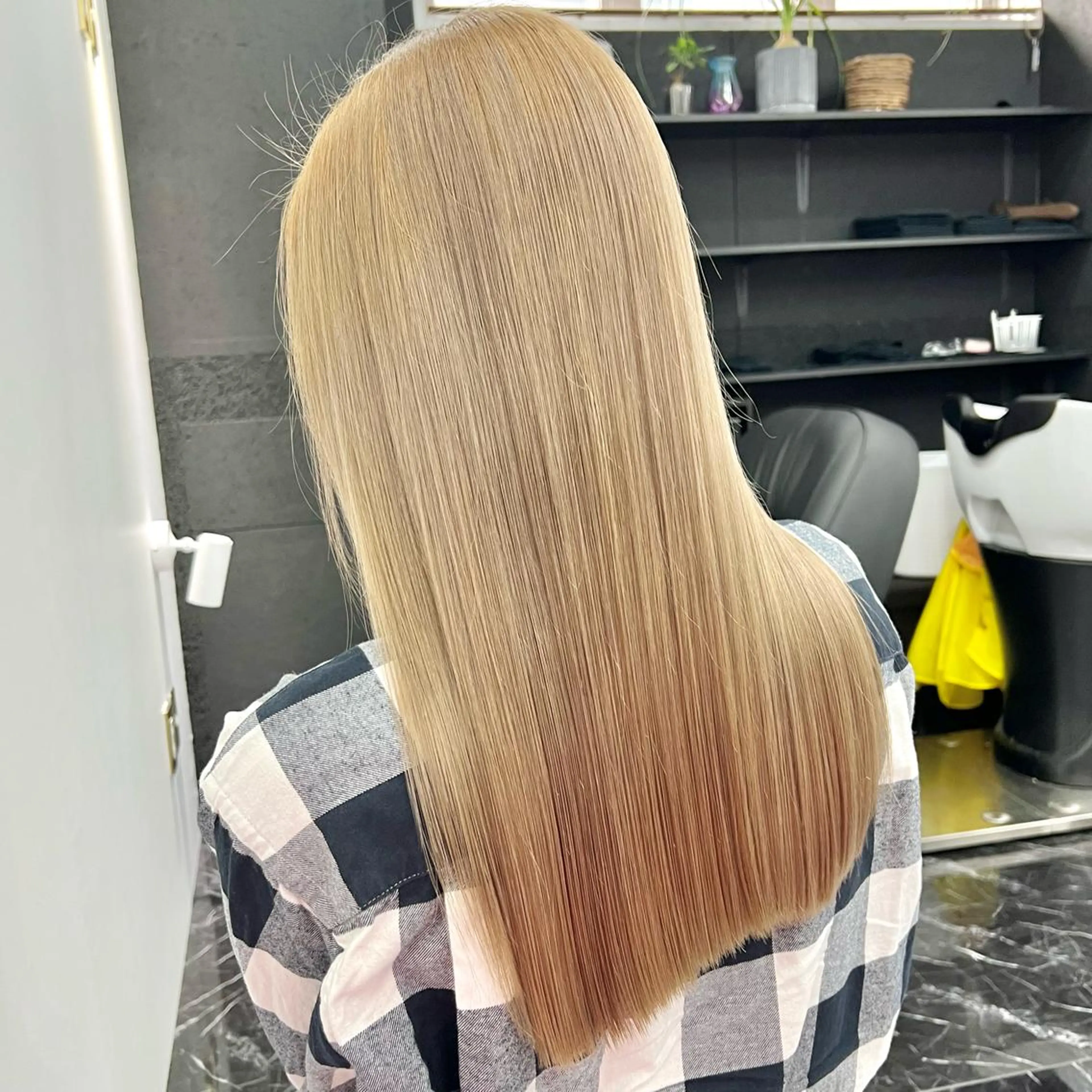 セミロング カラー ブリーチ ハイトーンカラー ChuDuck所属・ケアブリーチ×ハイト ーン専門/SHOTAのヘアスタイル