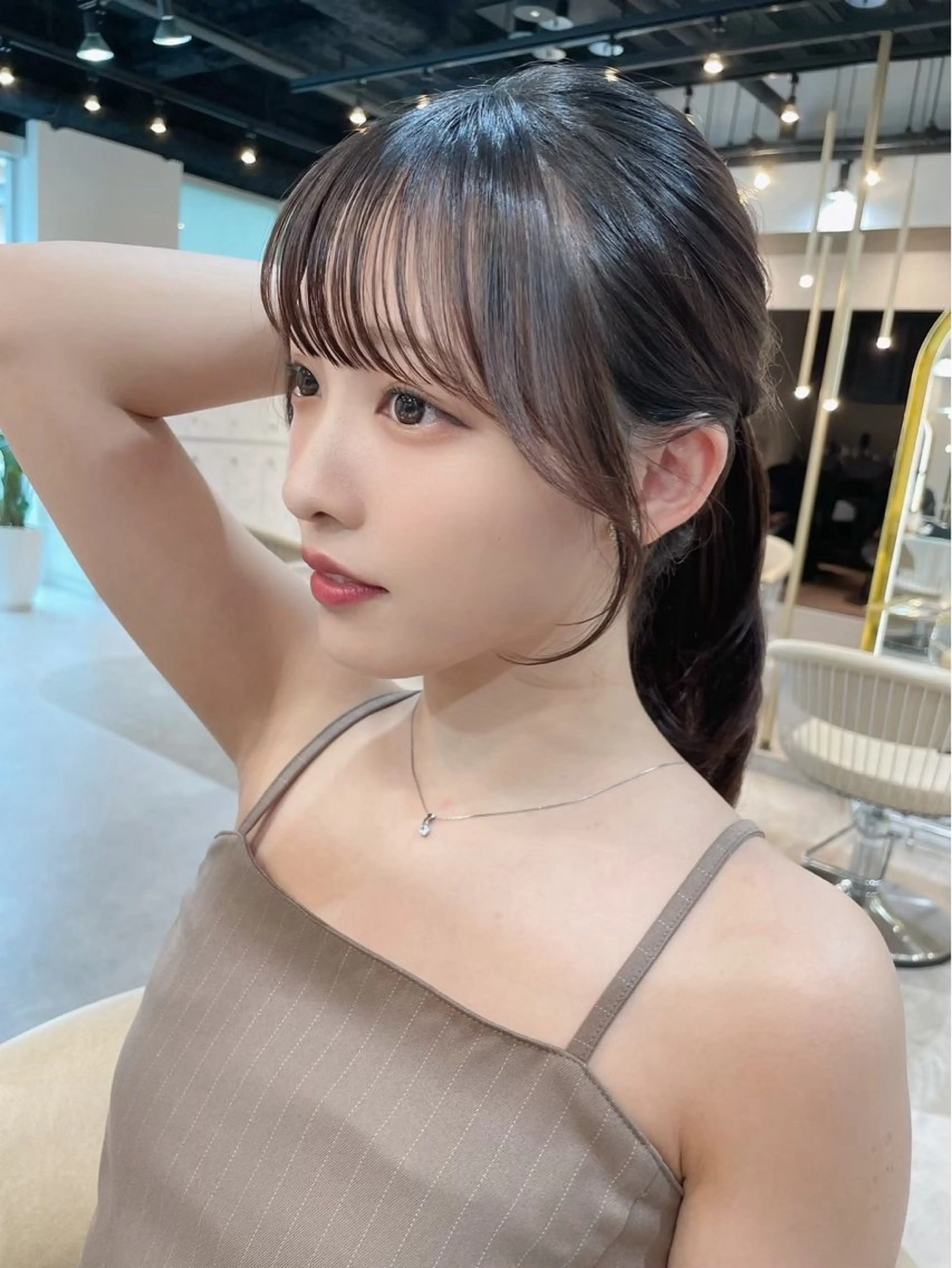 前髪顔周りカット   ➕800円で仕上げのコテ巻きもできます！の写真