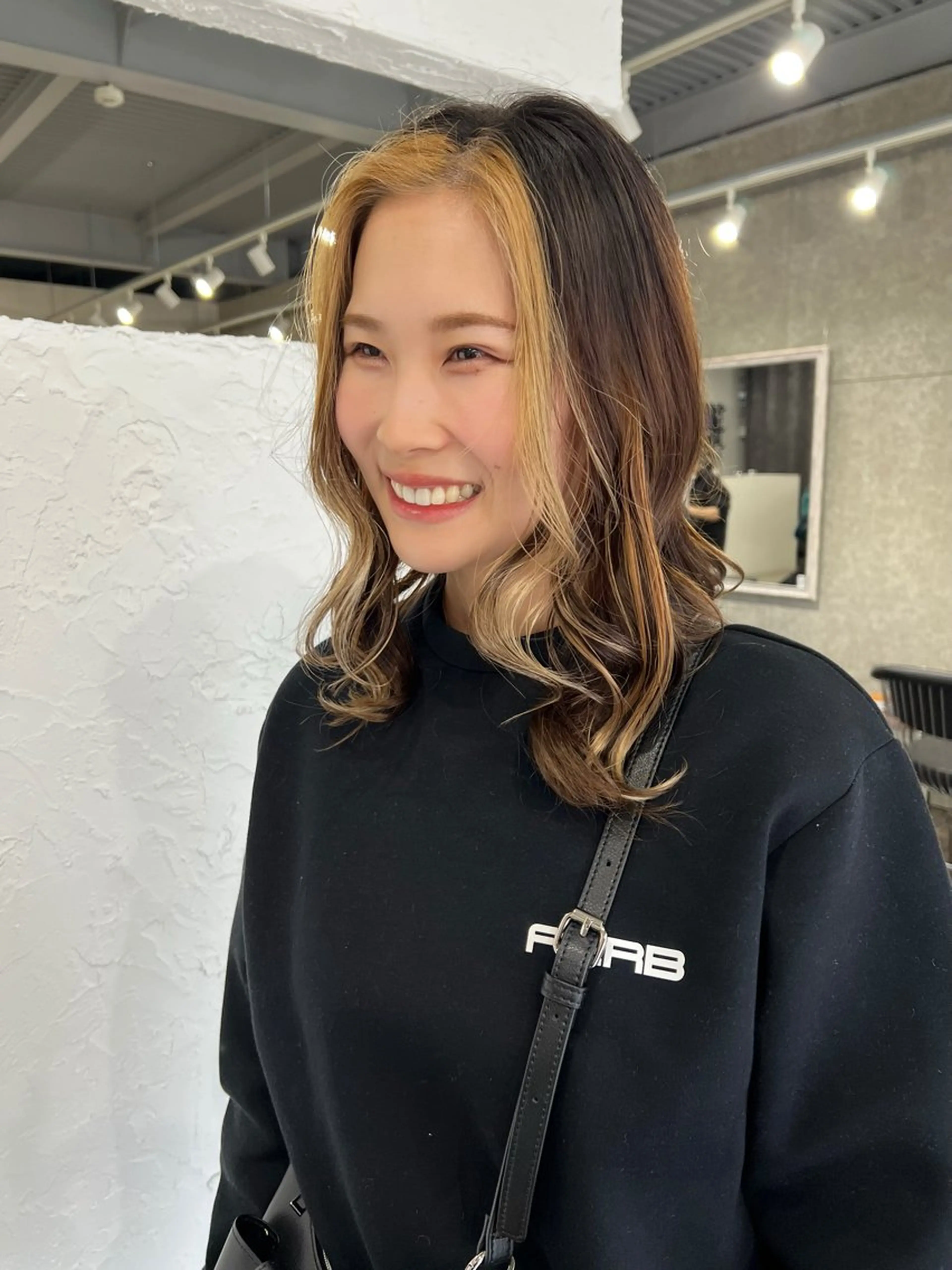 ロング カラー デザインカラー 顔周りカット 似合わせカット ヘアカラー eim AYUKAのヘアスタイル
